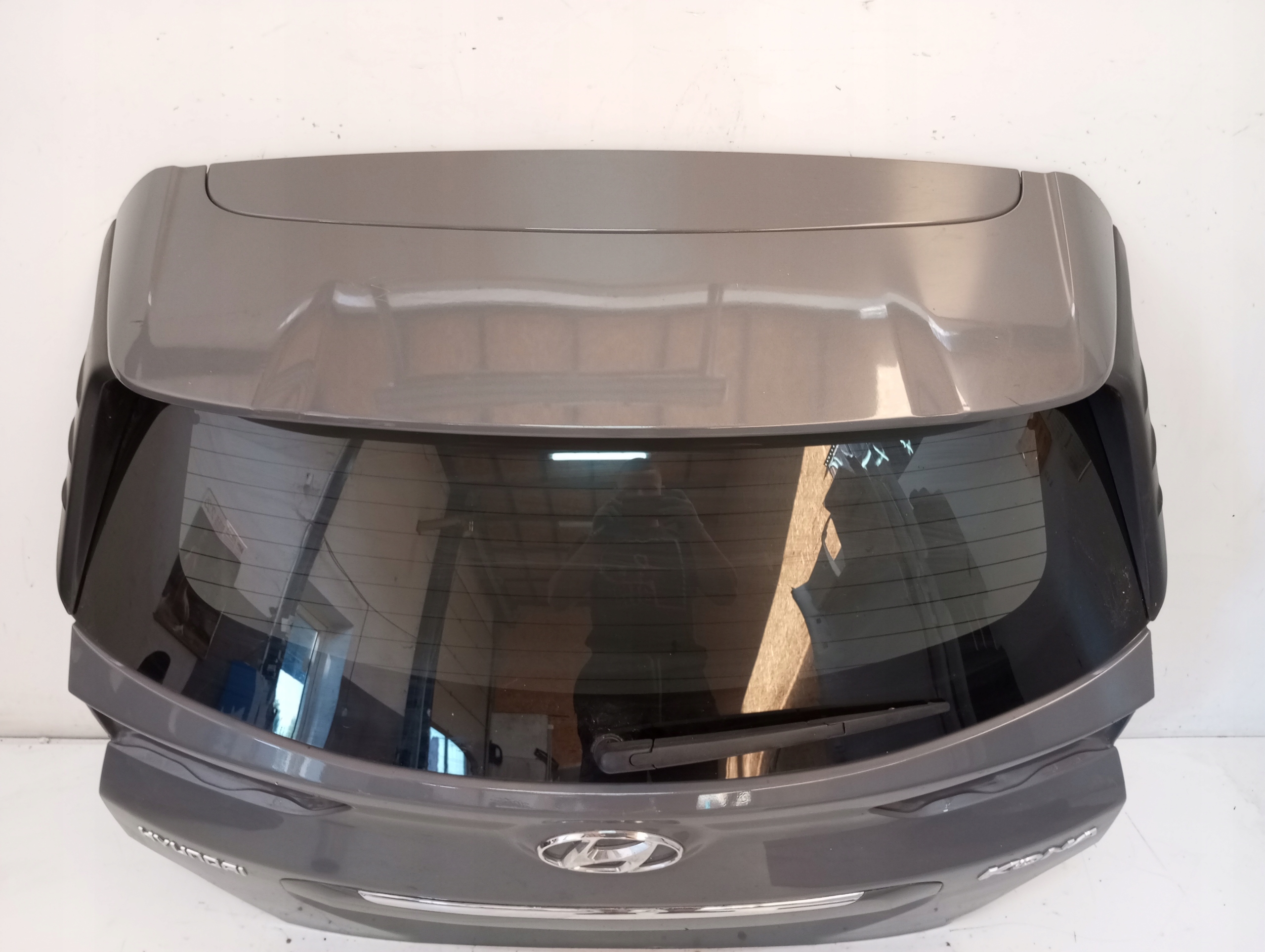 Heckklappe HYUNDAI KONA unter KAMERE