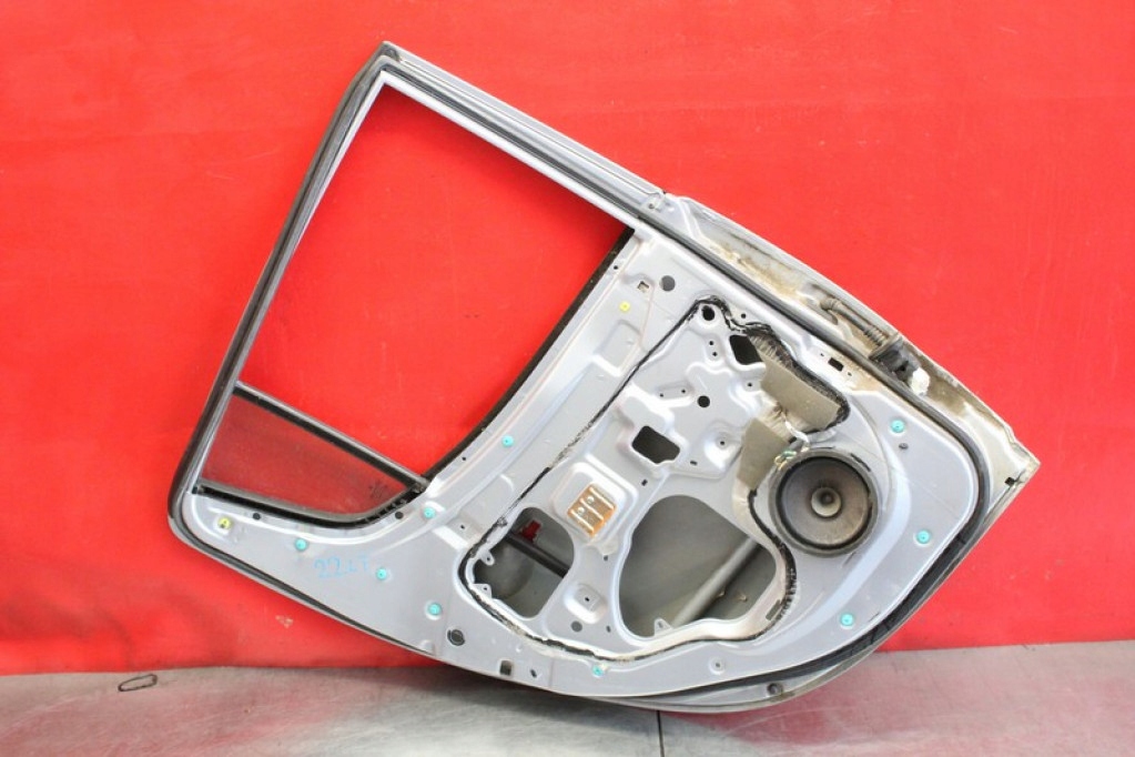 door left rear part rear. silver MITSUBISHI L200 06-15