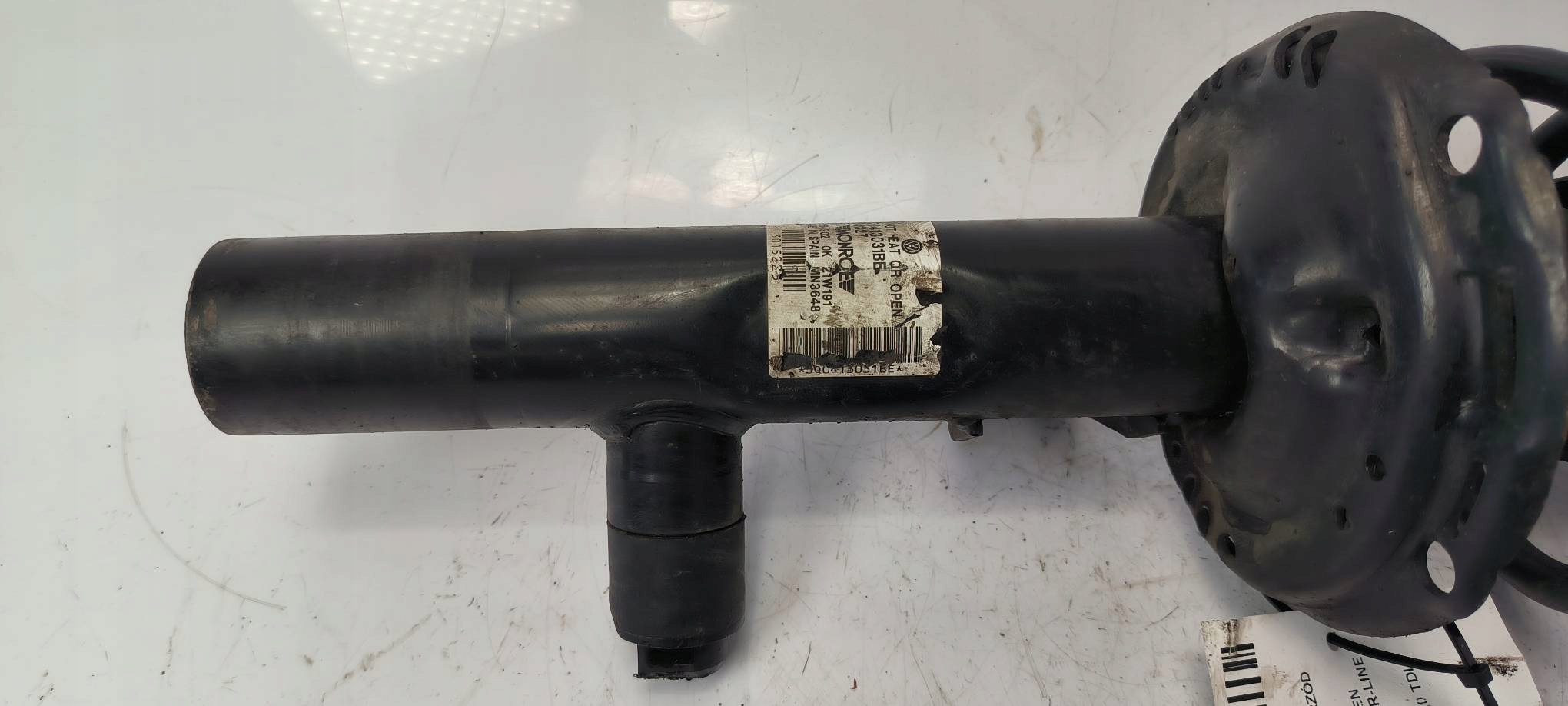 shock absorber left front 3Q0413031BE VOLKSWAGEN PASSAT B8 R-LINE