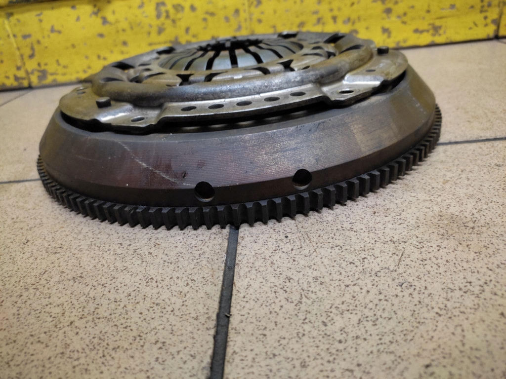 OPEL VECTRA C 1.8 clutch wheel flywheel