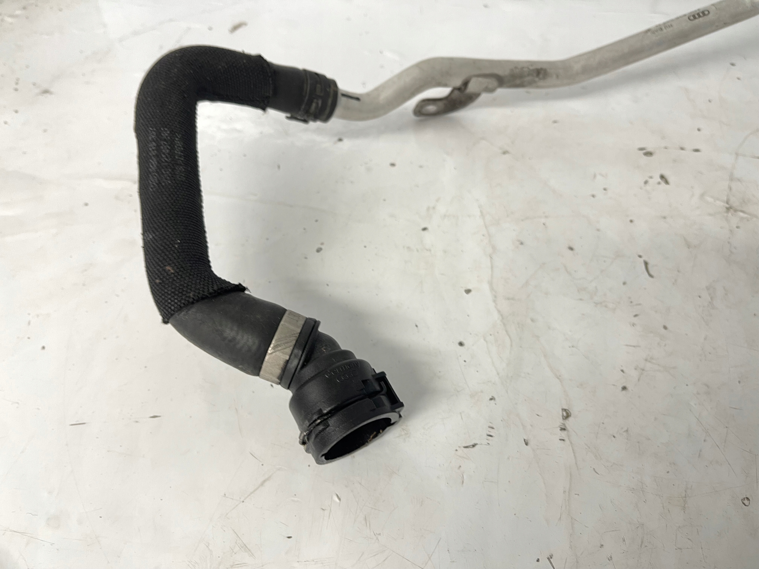 AUDI A6 C7 prijenos vode CHLODZENIA 4G0819377M