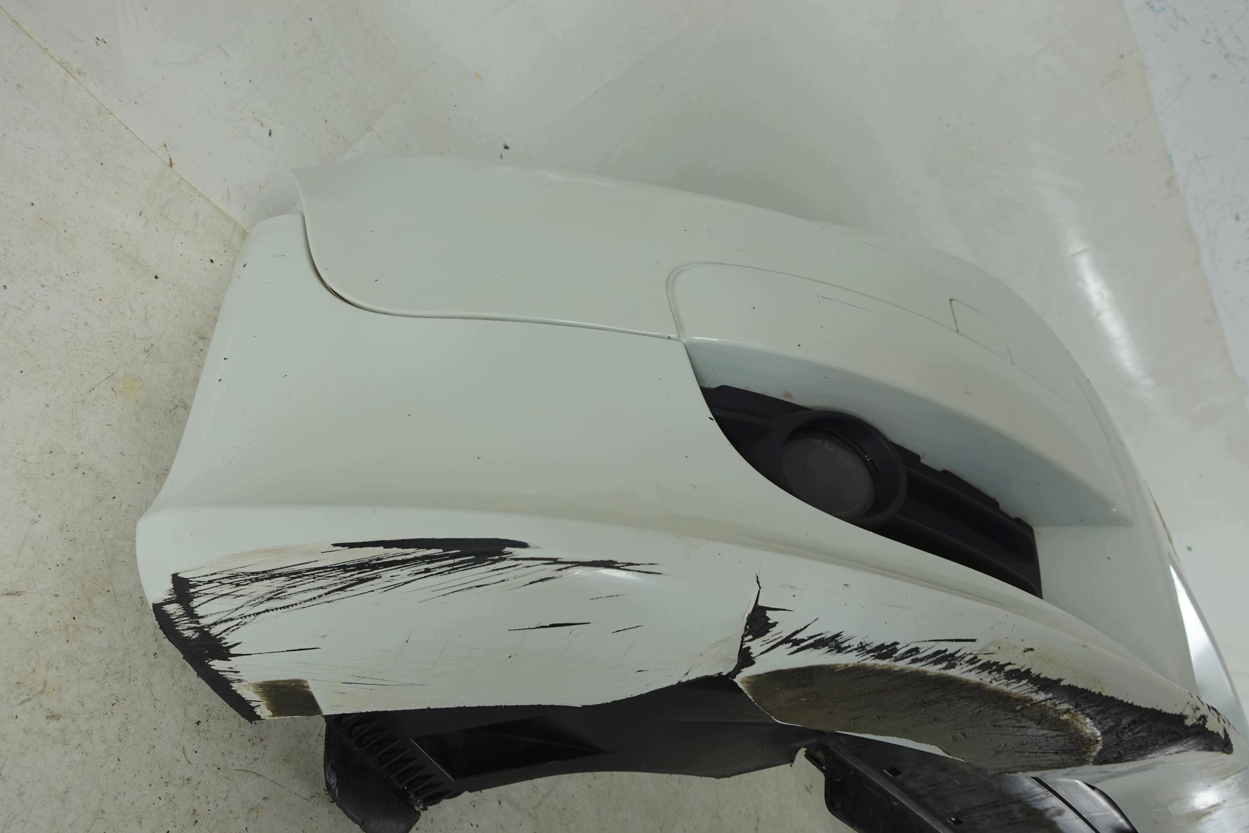 bumper front front VOLVO C30 R-design 06-10 614-46 2006-2010 30657188