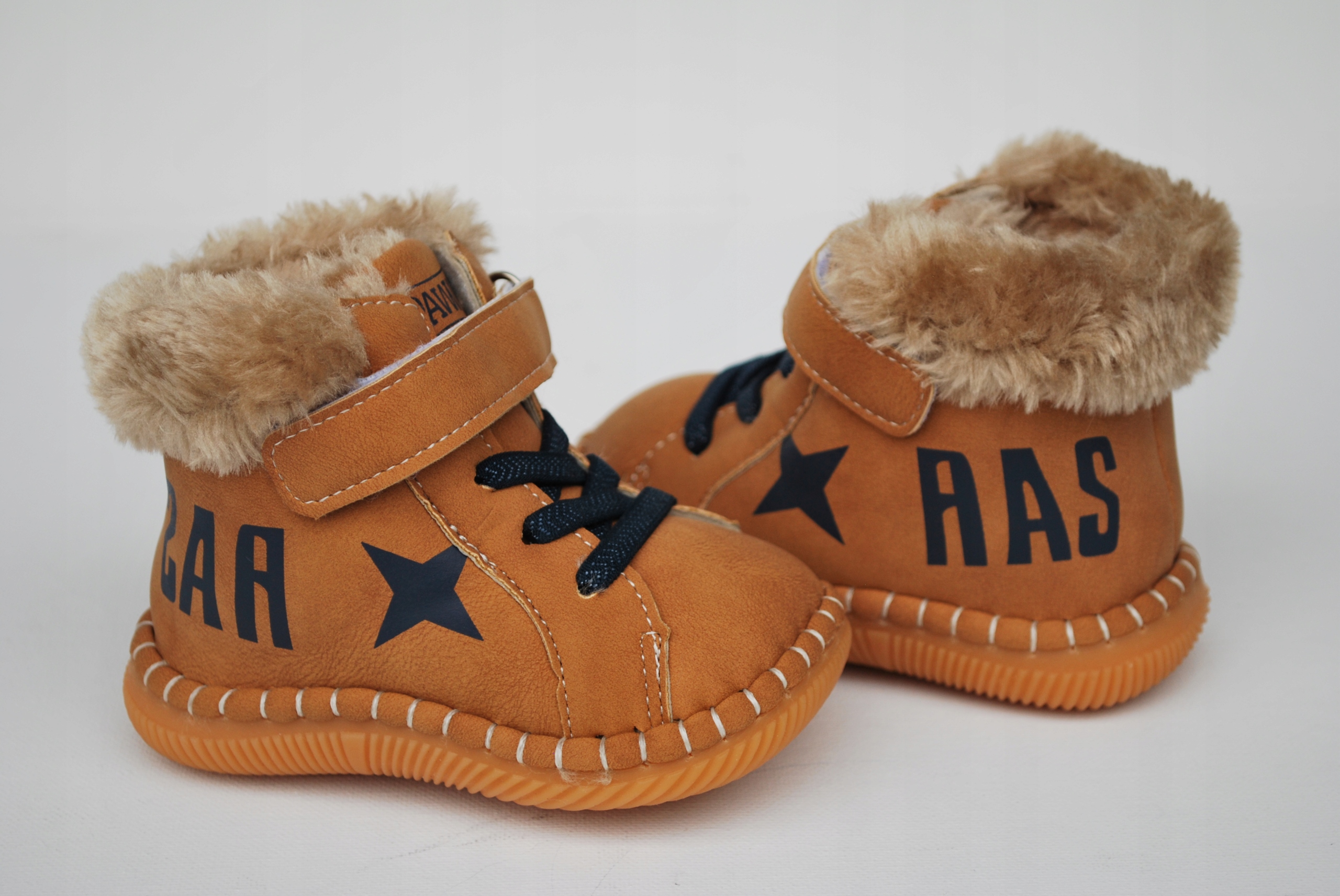 MIĘCIUTKIE ZIMOWE KOZAKI DLA MALUCHA r.19 / 12,3cm Marka Apawwa