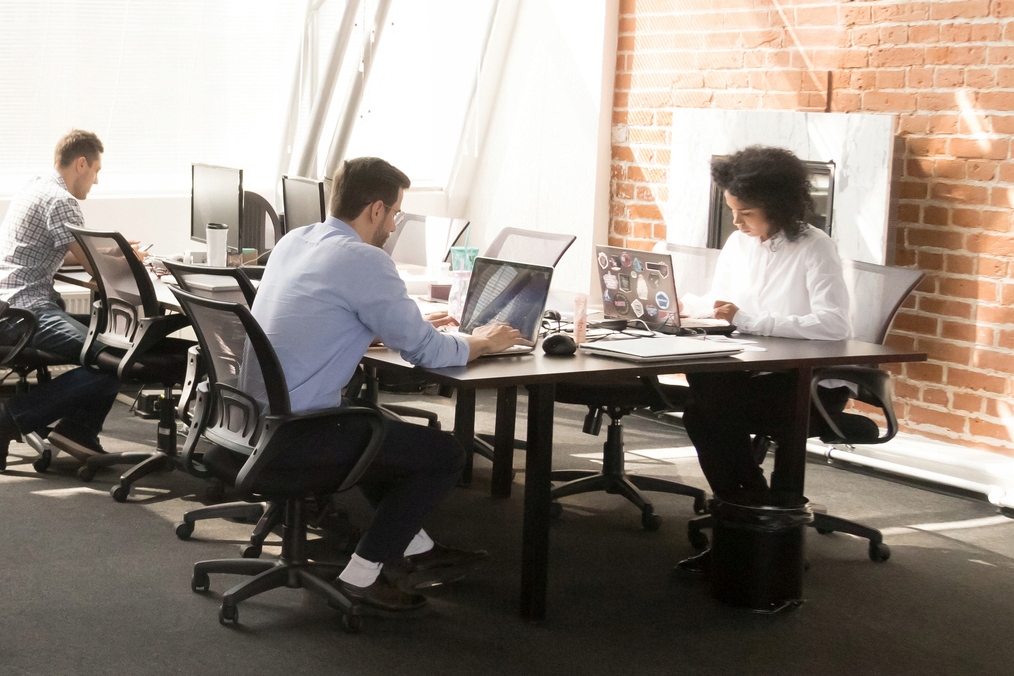 FILTR PRYWATYZUJĄCY na monitor INVISO 21,5" 16:9 477x268mm RODO CZARNY Krótszy bok 268 mm