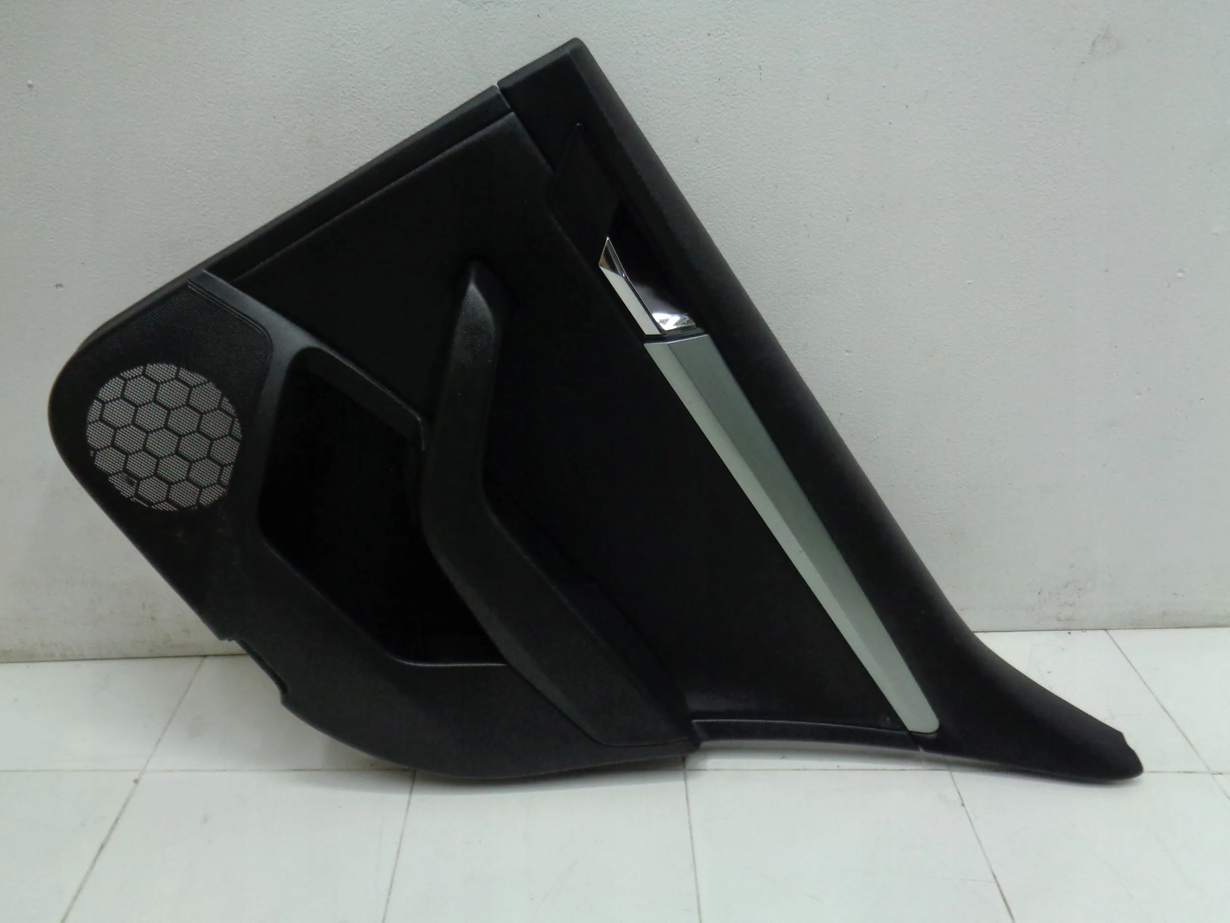 SUPERB III LIFTBACK upholstery side right rear part 16r
