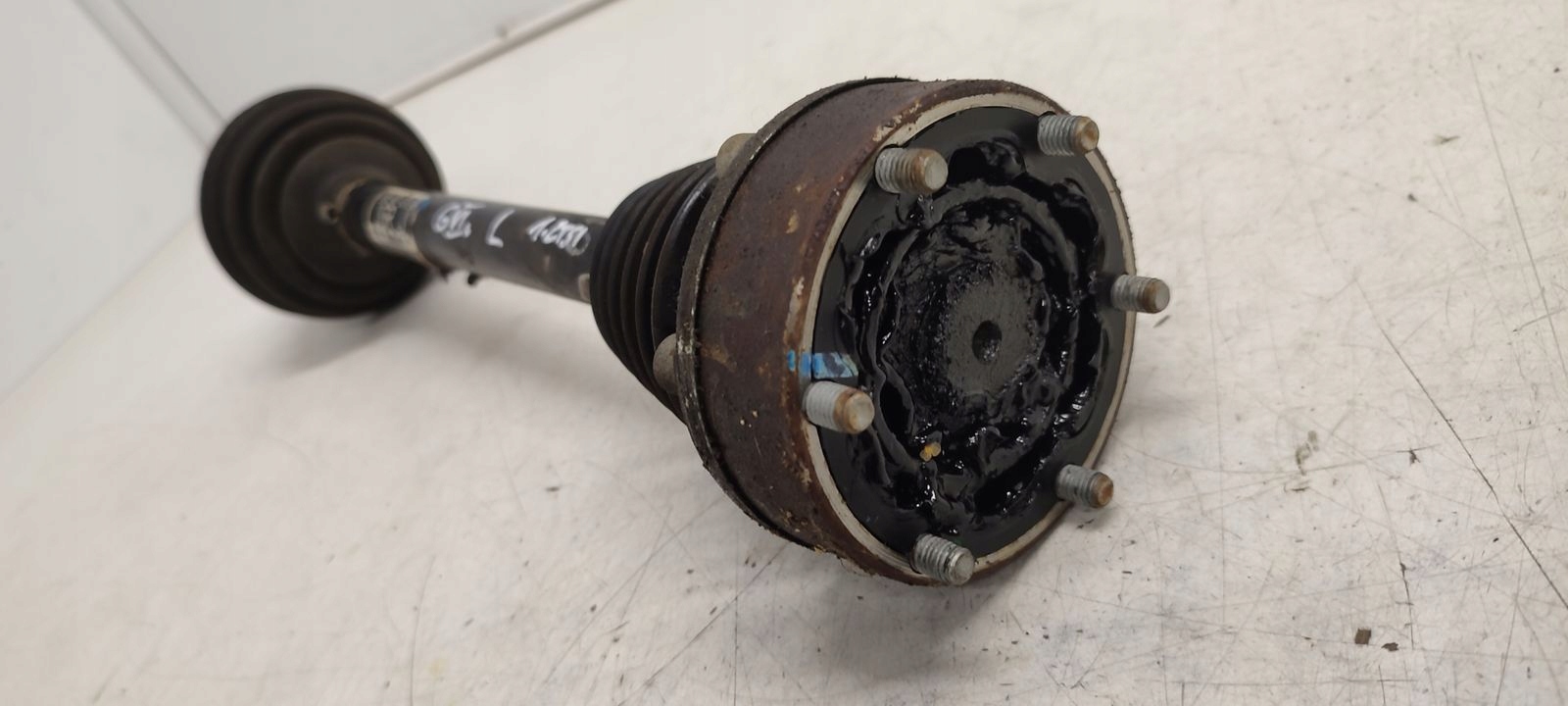 semi-axis left short. VW Golf VI 1,2 TSI