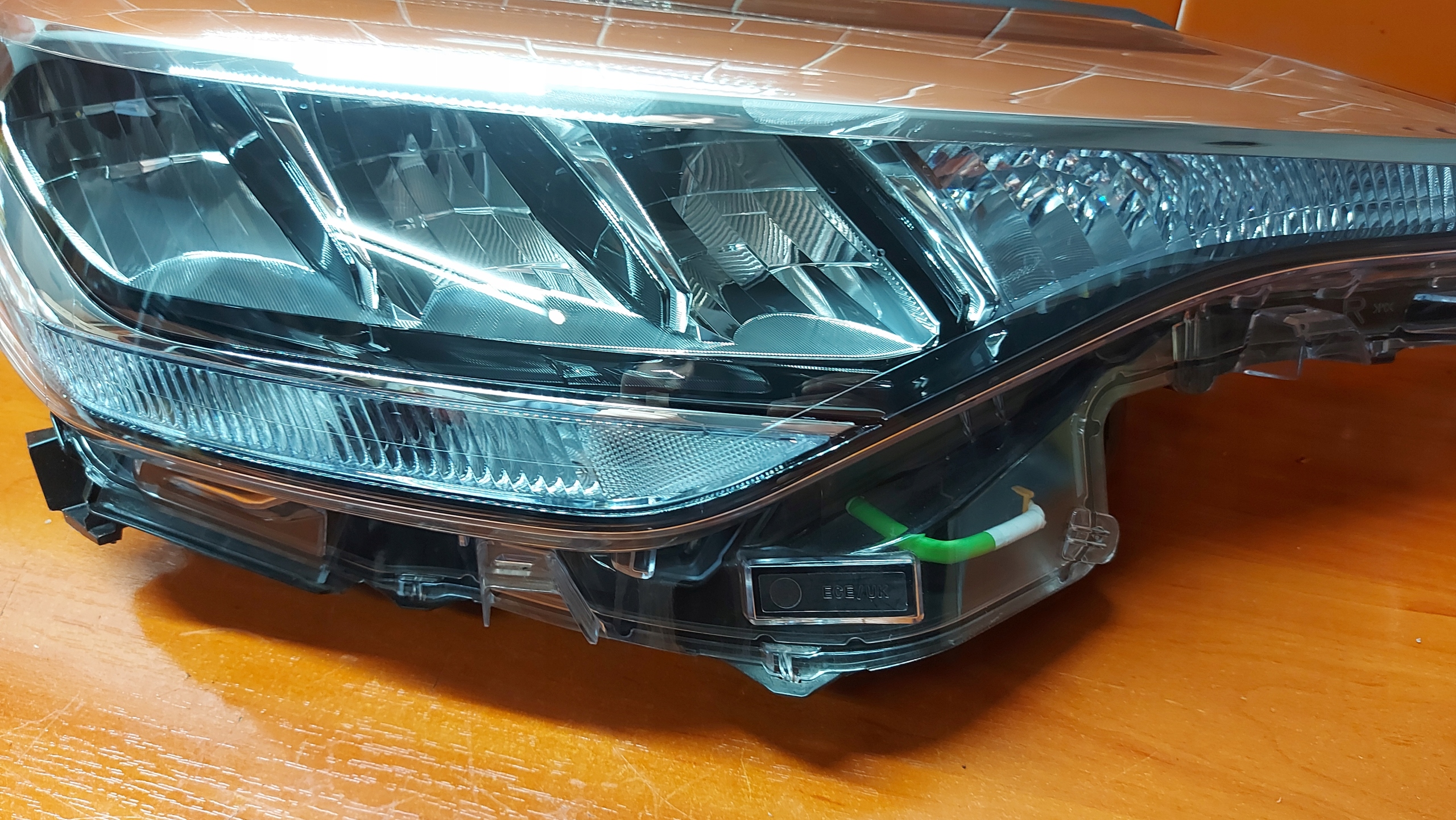 REFLEKTOR light right right front TOYOTA CHR C-HR 19- LIFT