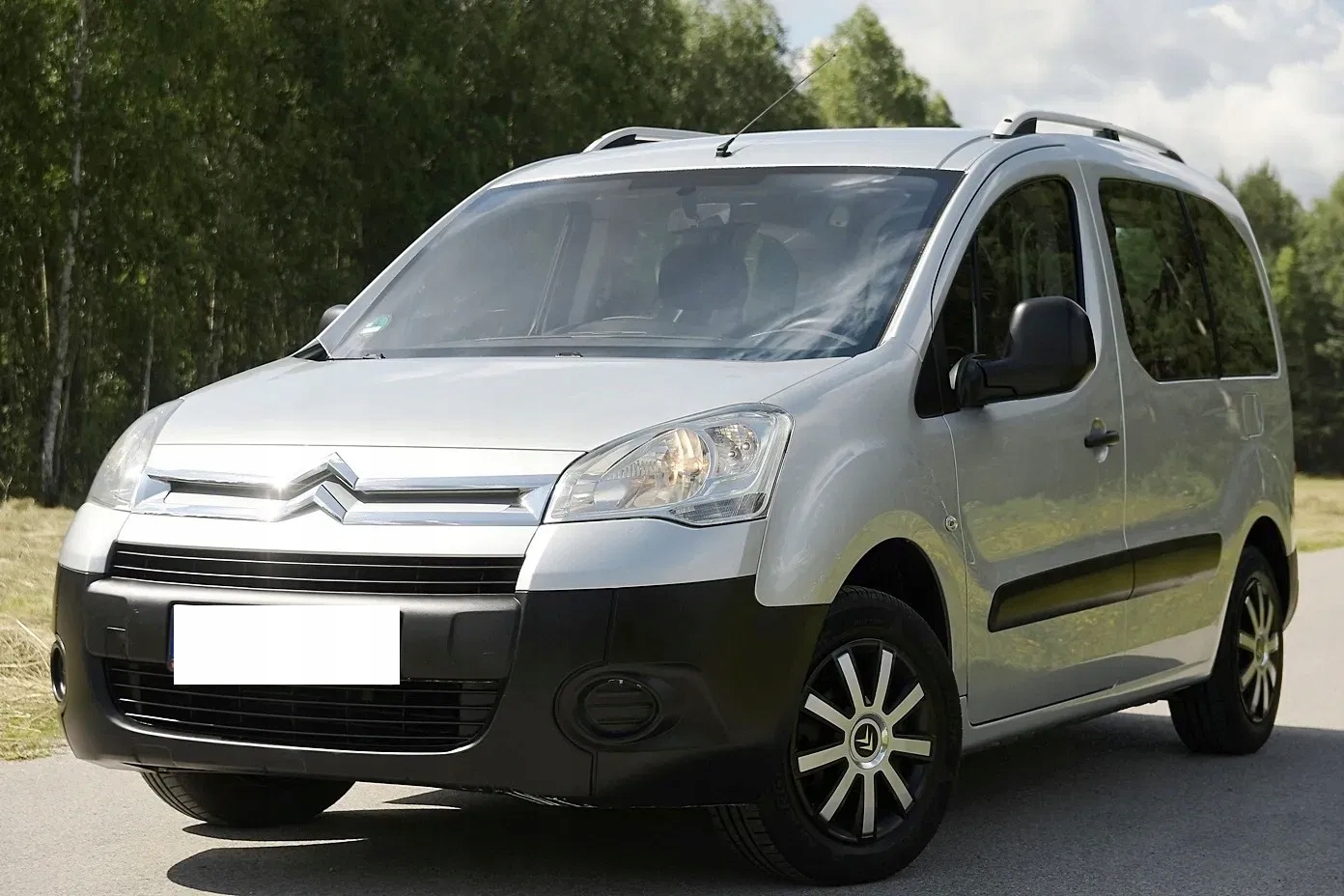 RAMIĘ + WYCIERACZKA TYŁ CITROEN BERLINGO KLAPA 96- Producent części 555