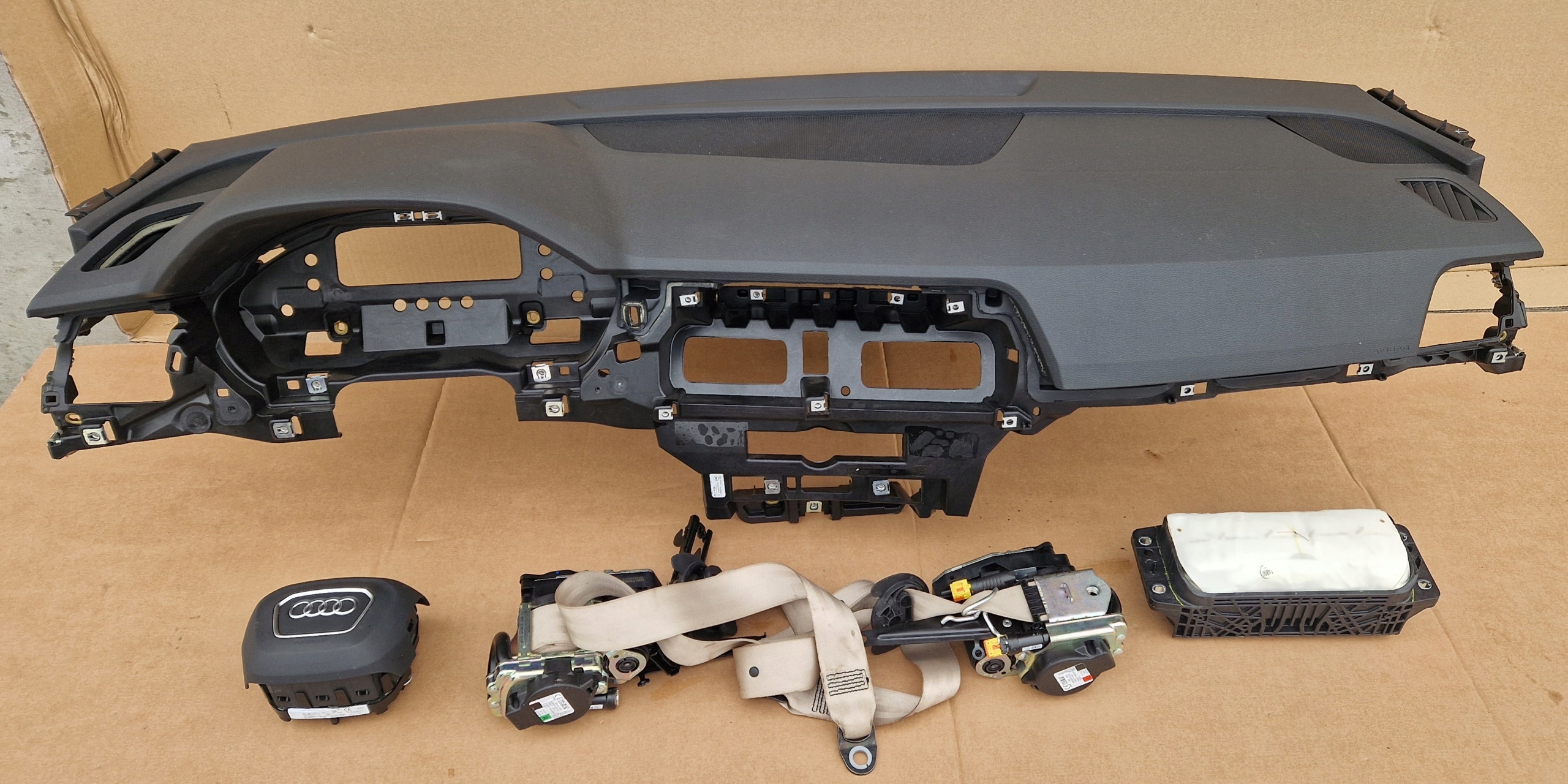 console dashboard instrument panel AUDI Q5 80A LIFT original complete as new
