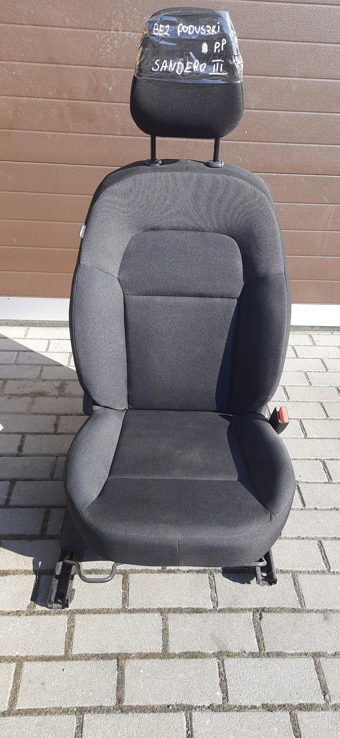 кресло пассажира правый передний Dacia SANDERO III