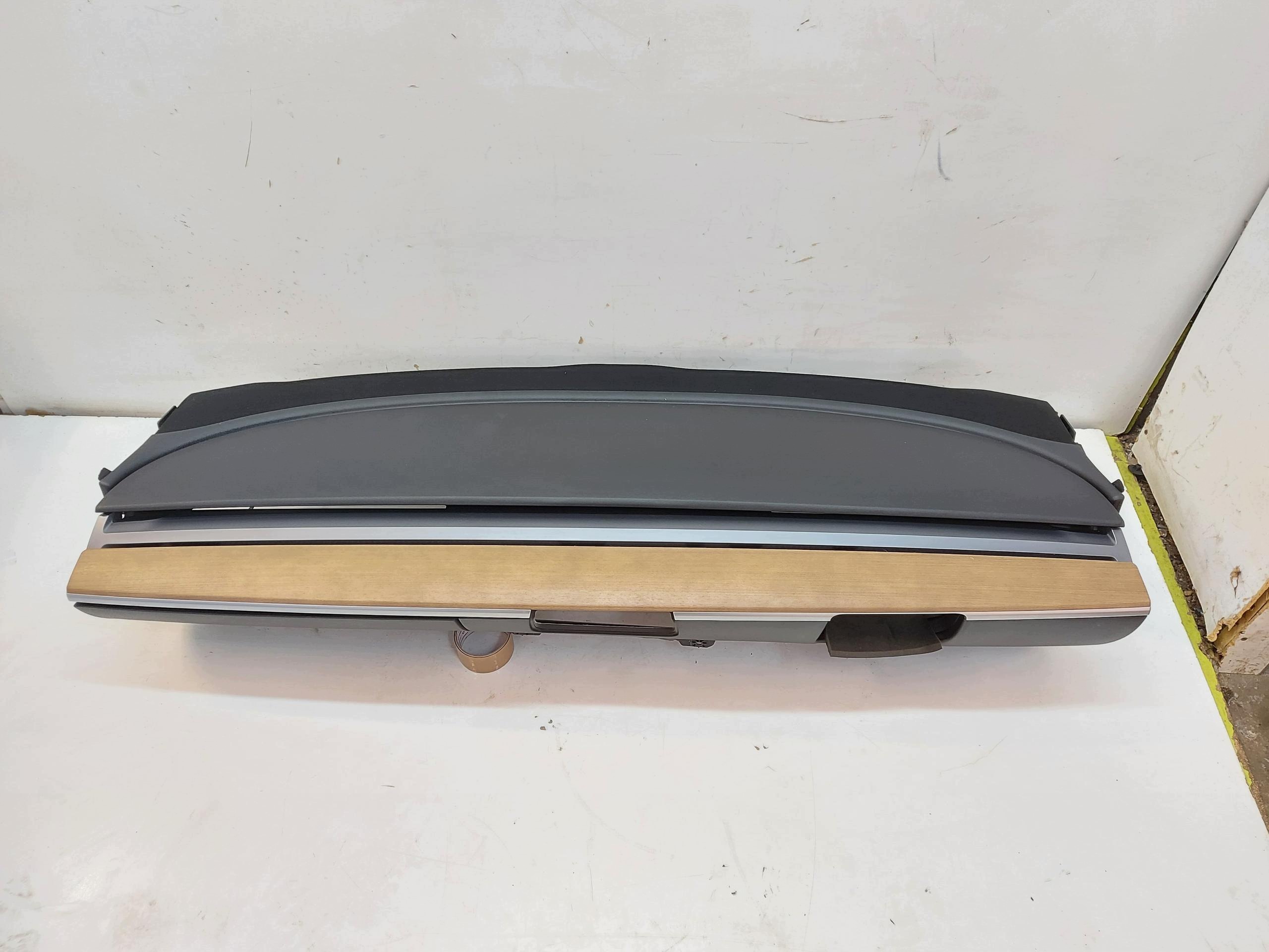 TESLA MODEL 3 2022r habitacle voiture tableau de bord pulpit RHD UK