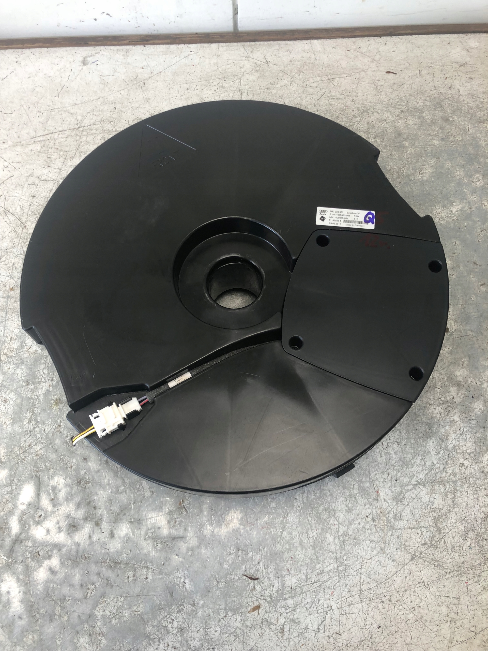speaker SUBWOOFER AUDI Q5 8R0035382