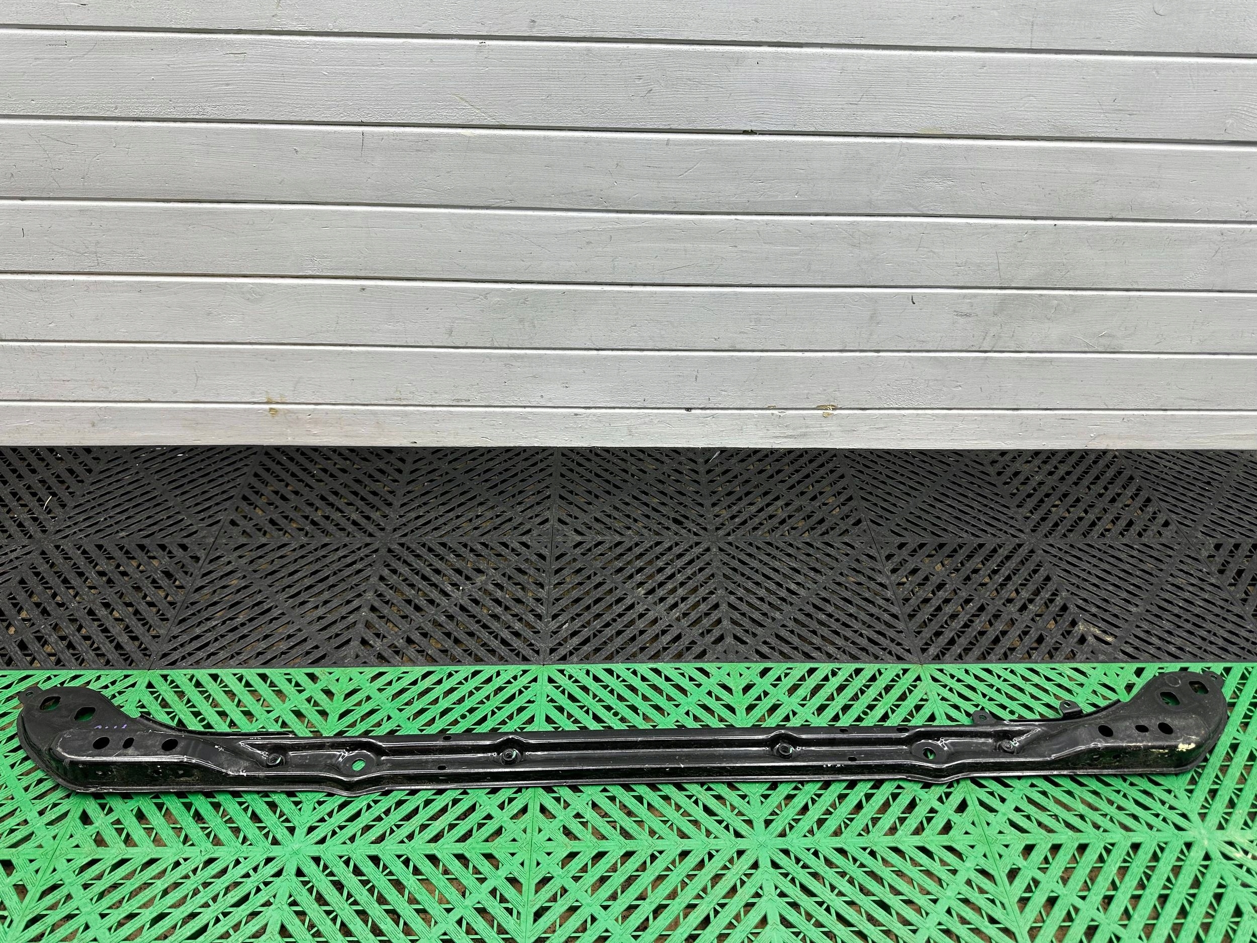 bumper support of the front front BMW i4 G26 17023811