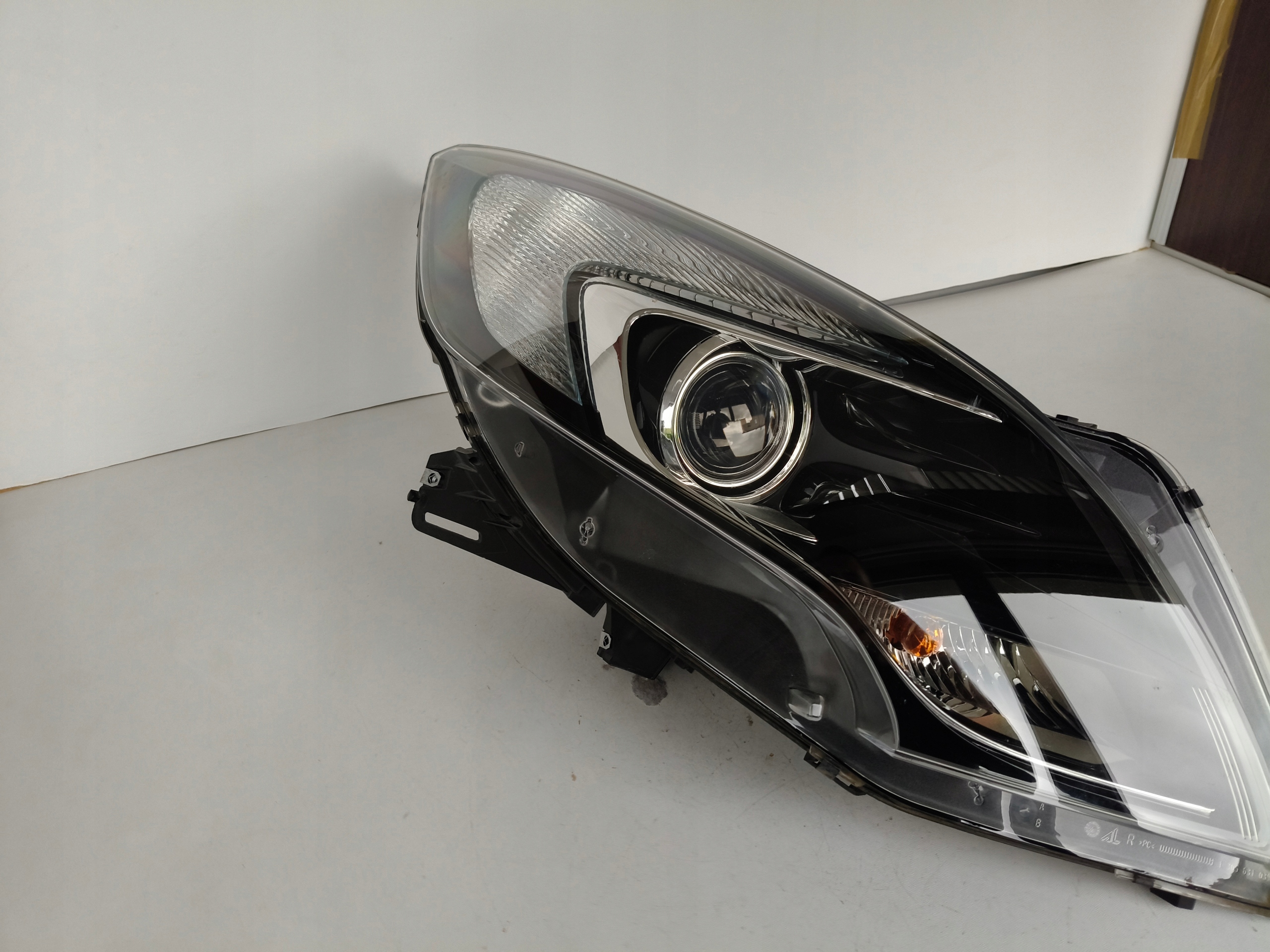 light right REFLEKTOR OPEL ZAFIRA C 12-16