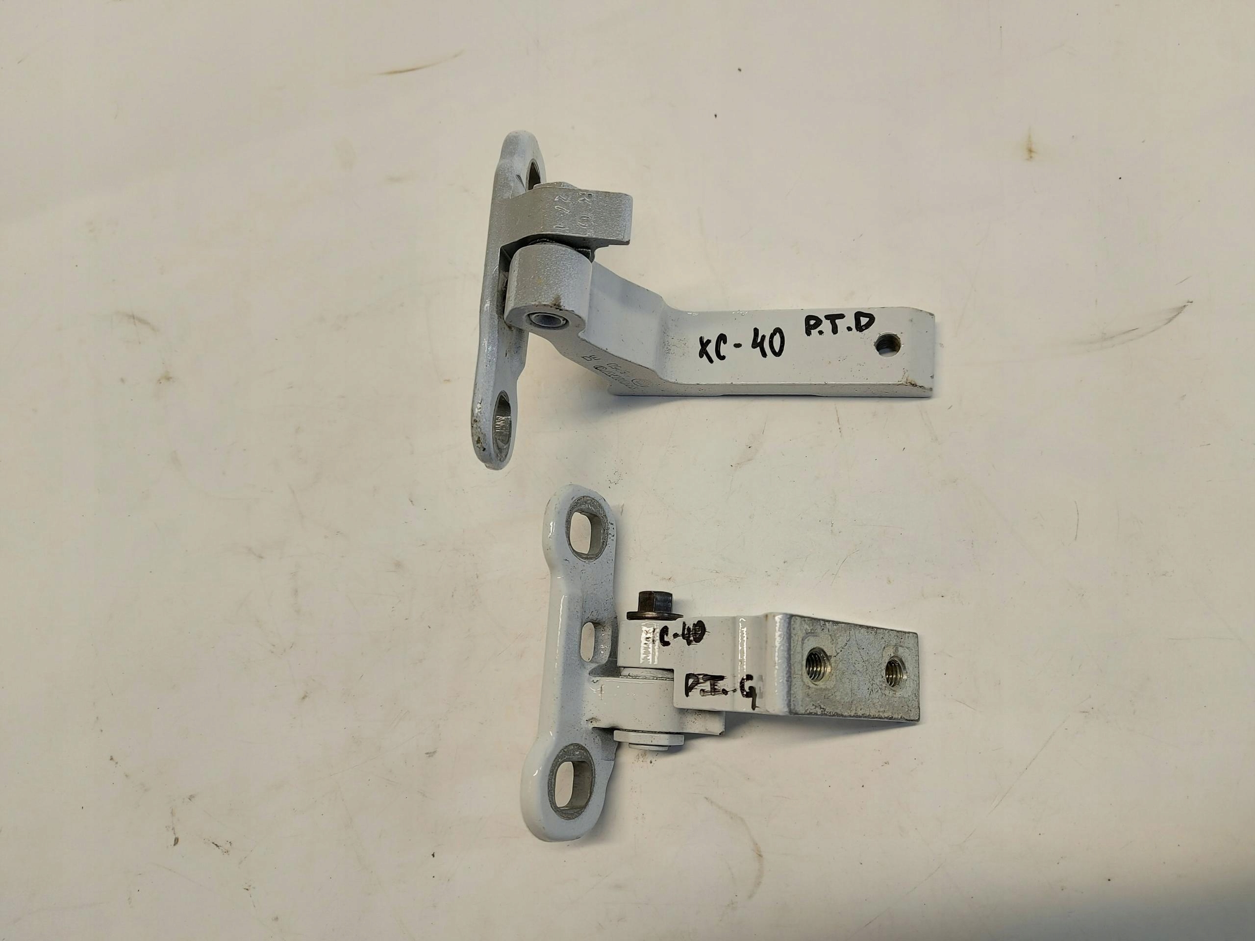 VOLVO XC40 D3 hinge door right rear part gora dol komplet