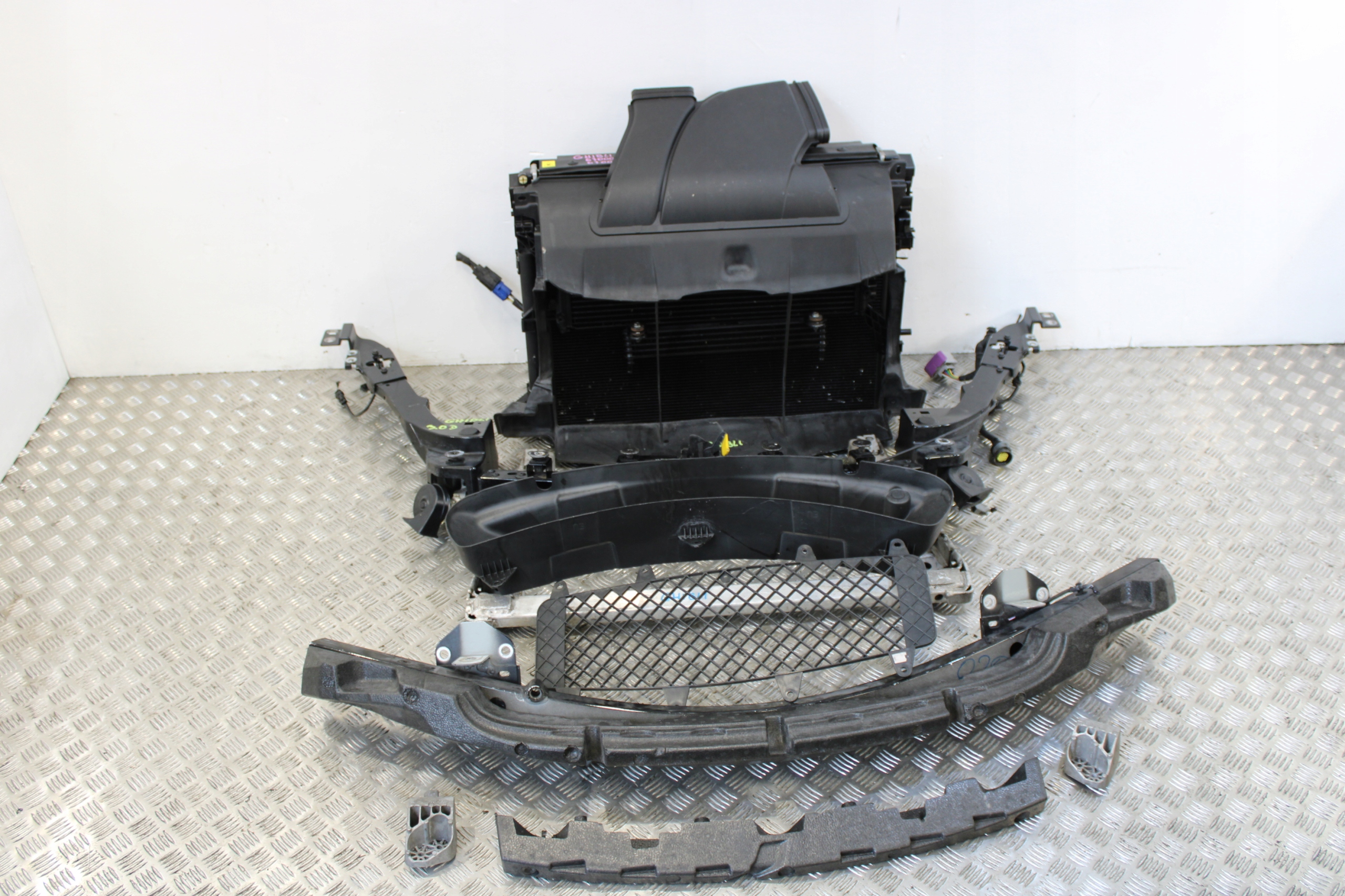support panel for radiators front pillar radiator MASERATI GHIBLI M157 3,0D
