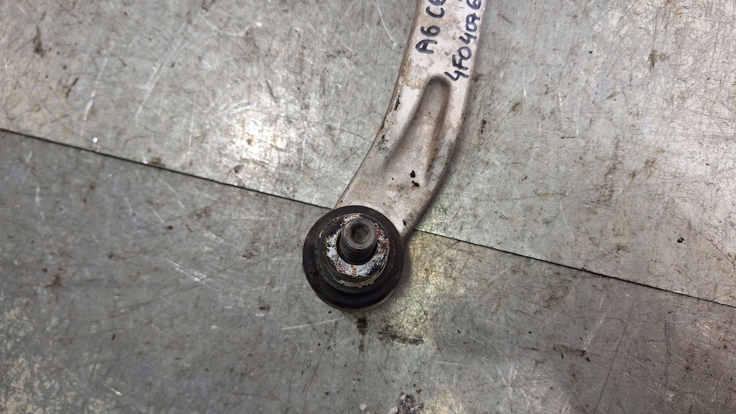 arm right front 4F0407694 AUDI A6 C6