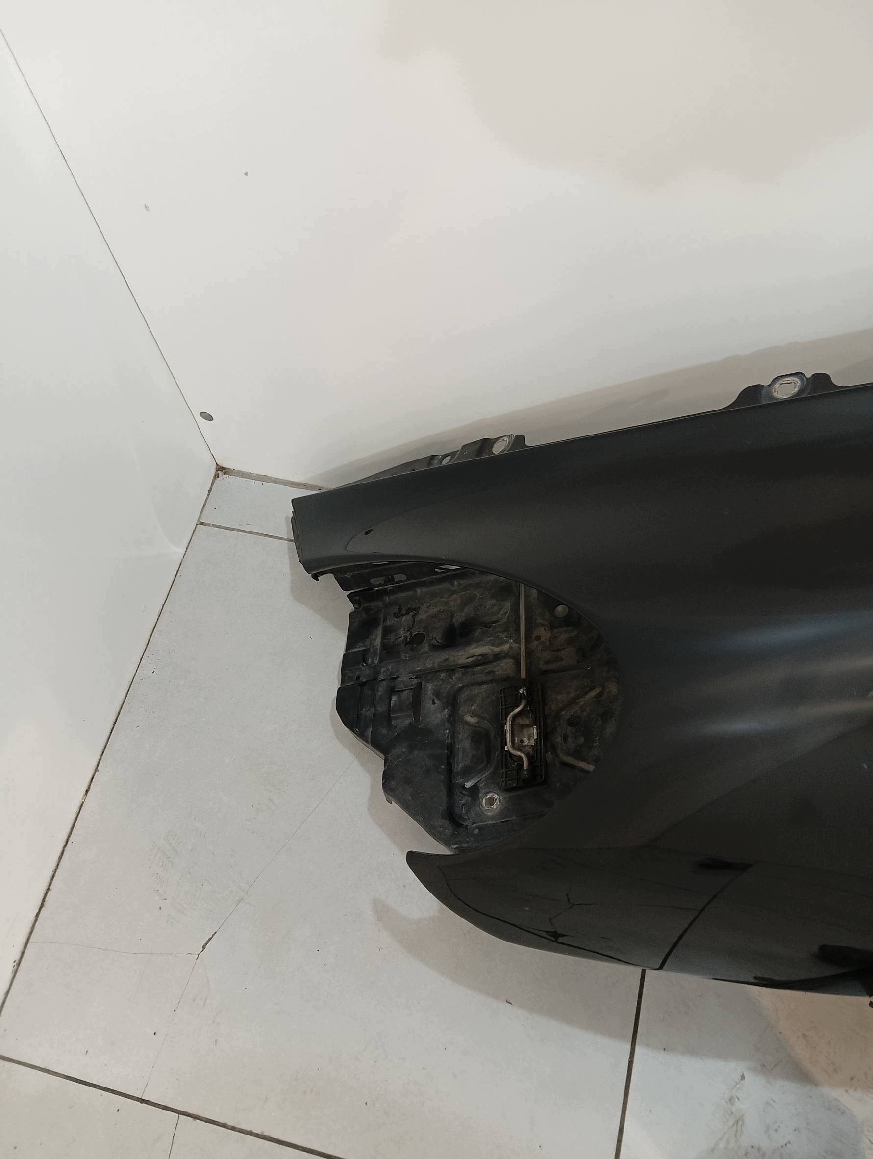 fender left front 041 Porsche Cayenne II (2010-2017)