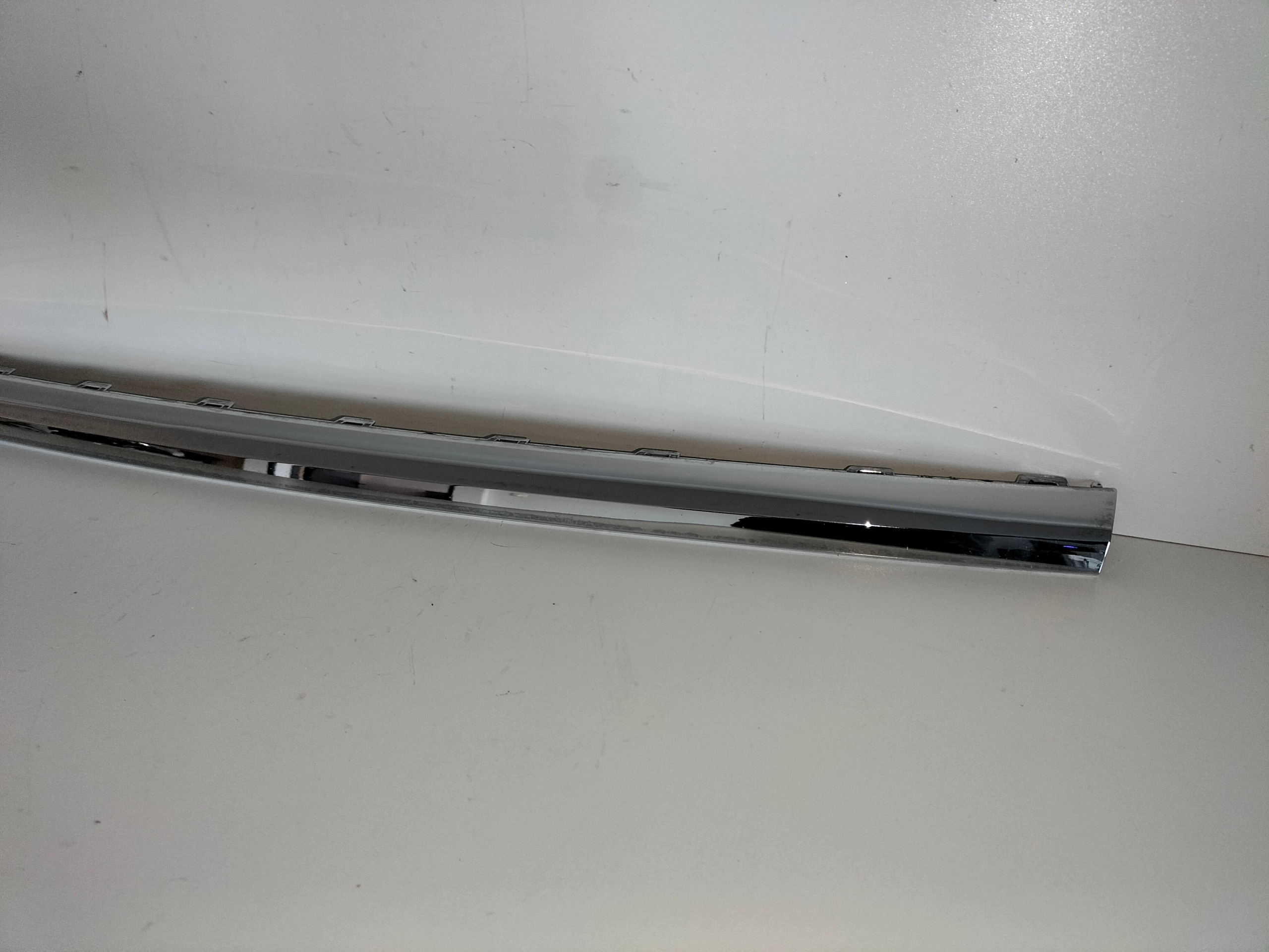 moulding cap chrom of a bumper front central VW T-ROC 17