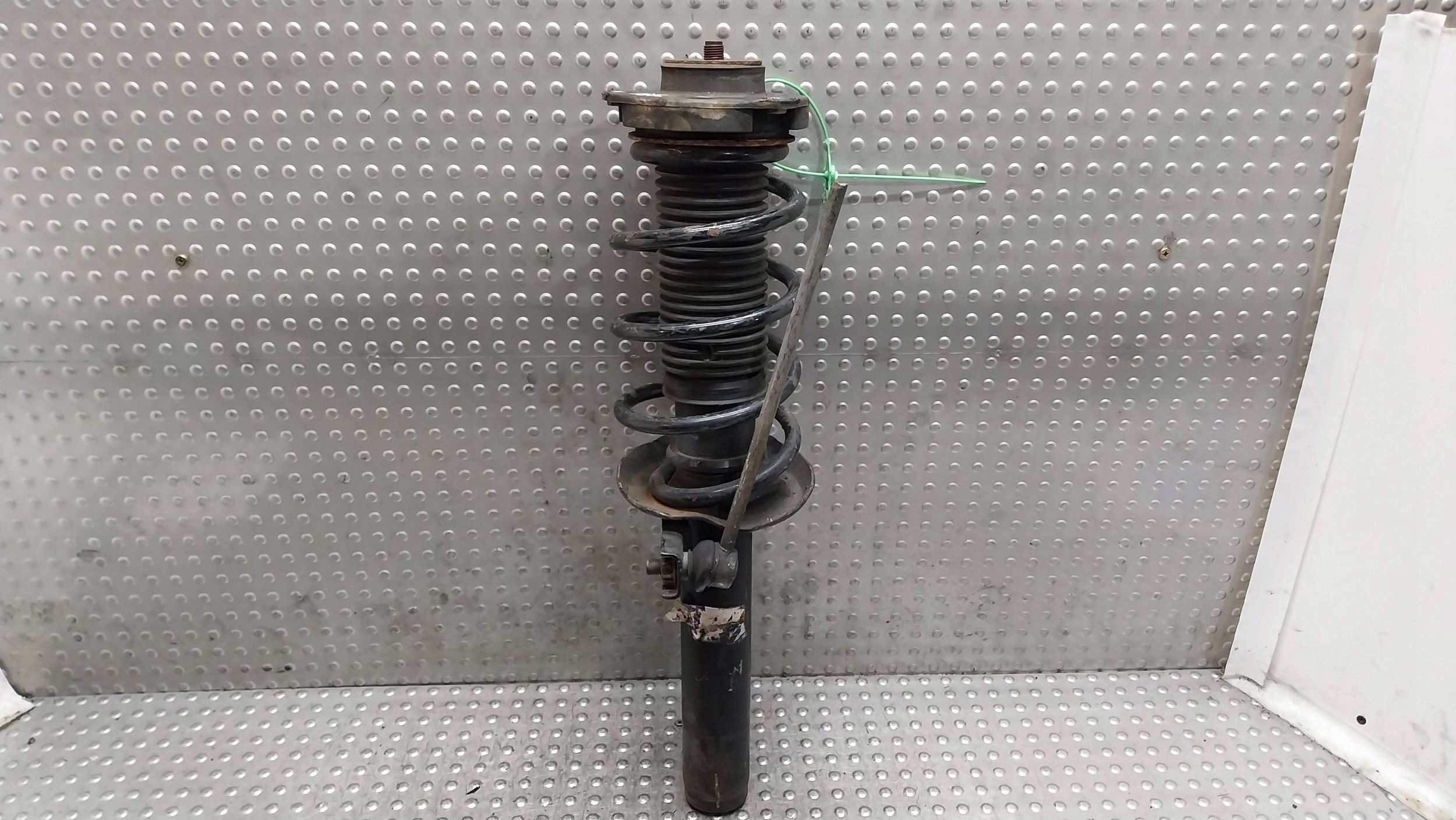 shock absorber right left front 1K0413031DG A3 8P LIFT GOLF V VI LEON II YETI
