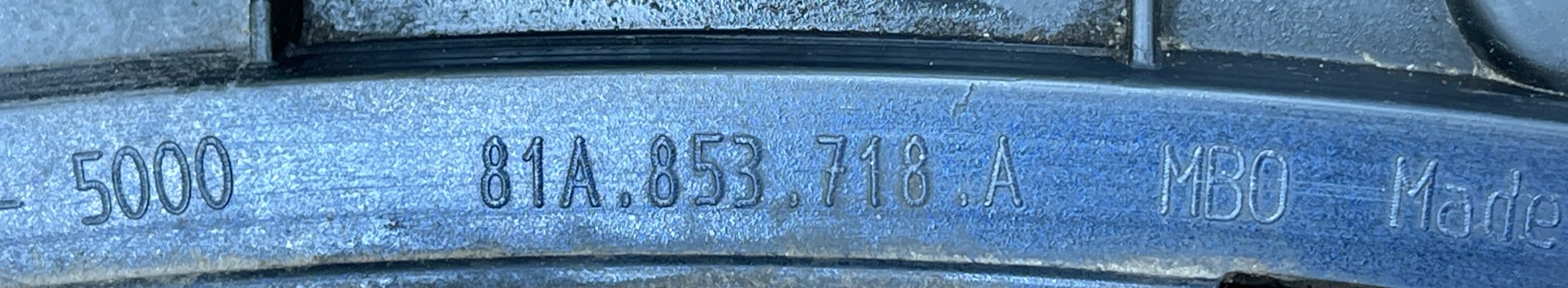 K24 AUDI Q2 81A lišta blatníku pravý předek 81A853718A