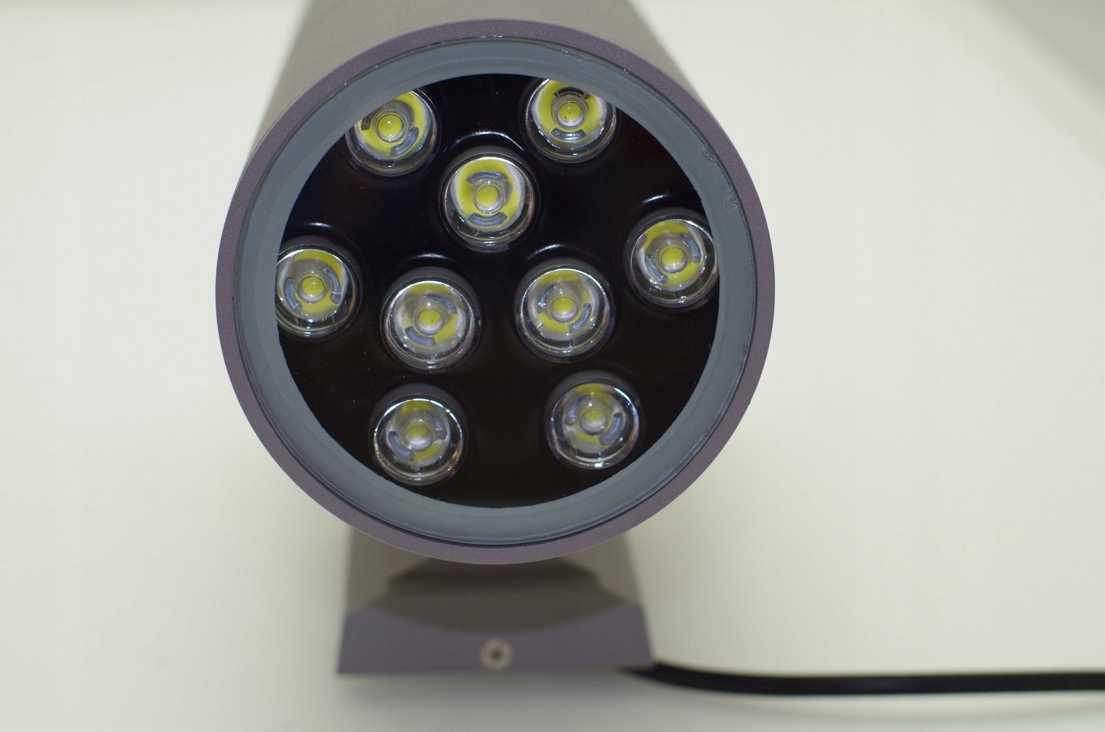 Lampa elewacyjna natynkowa kinkiet szara 2x9W IP65 Rodzaj gwintu zintegrowane źródło LED