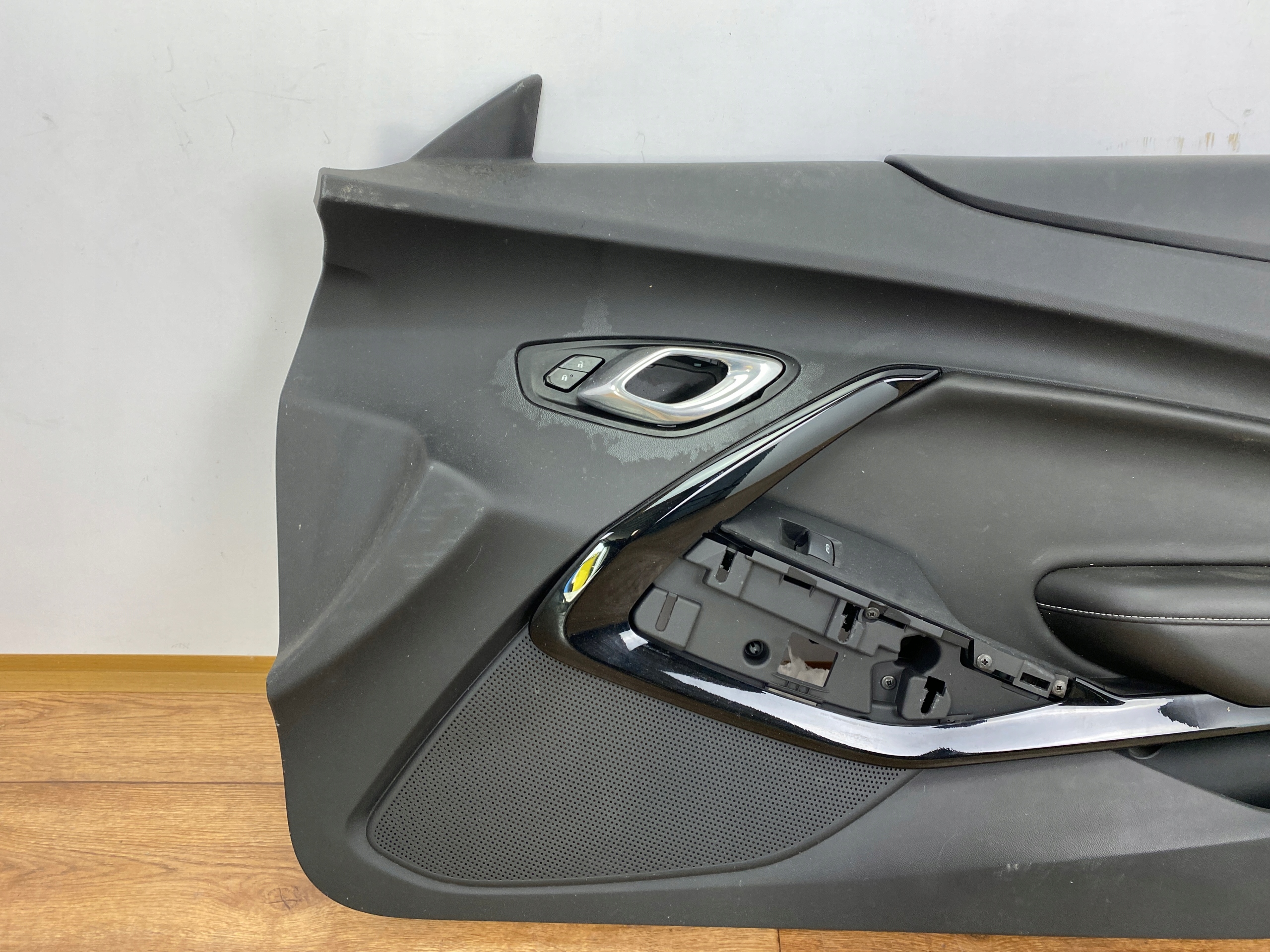 side door right upholstery Chevrolet Camaro 2016+