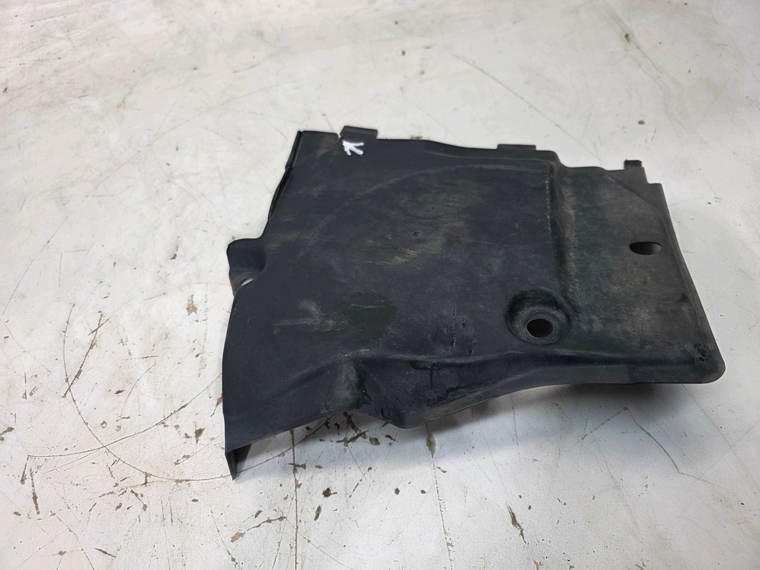 cover chassis right front MALA AUDI A4 B9 A5 8W 8W0825202 *4*