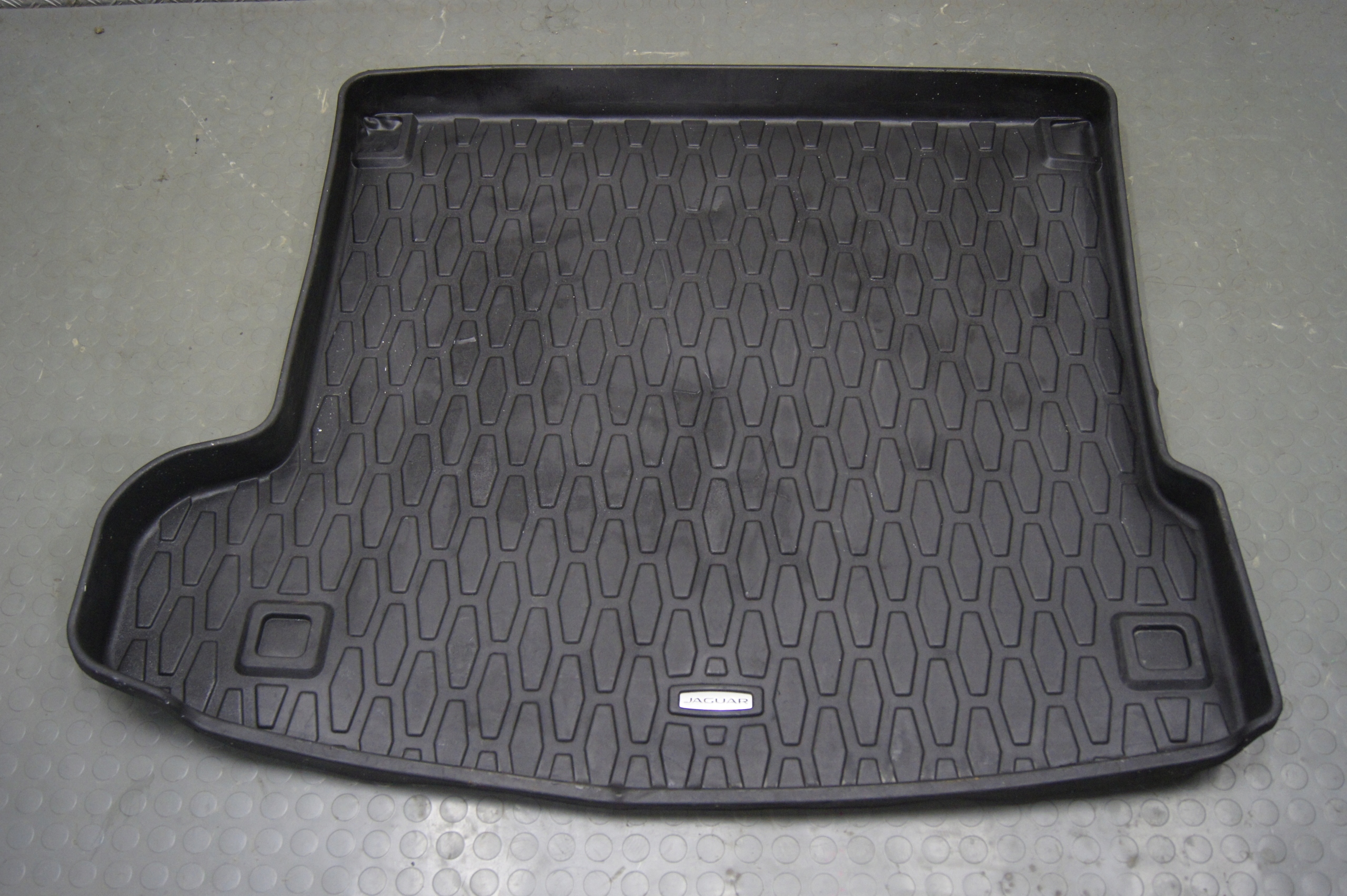 Jaguar F-PACE X761 mata bagażnika gumowa guma podłoga
