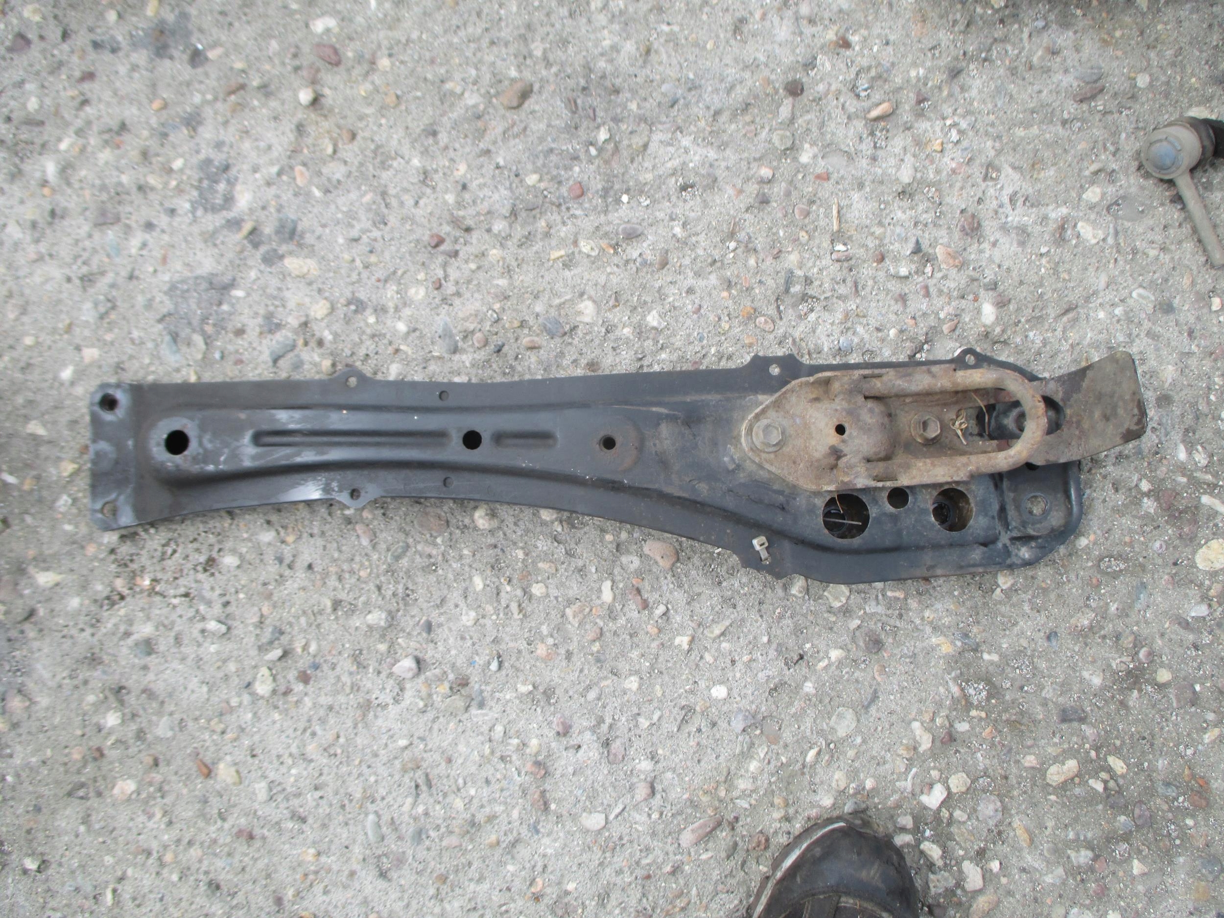 COROLLA E12 02-04 Балка под двигатель