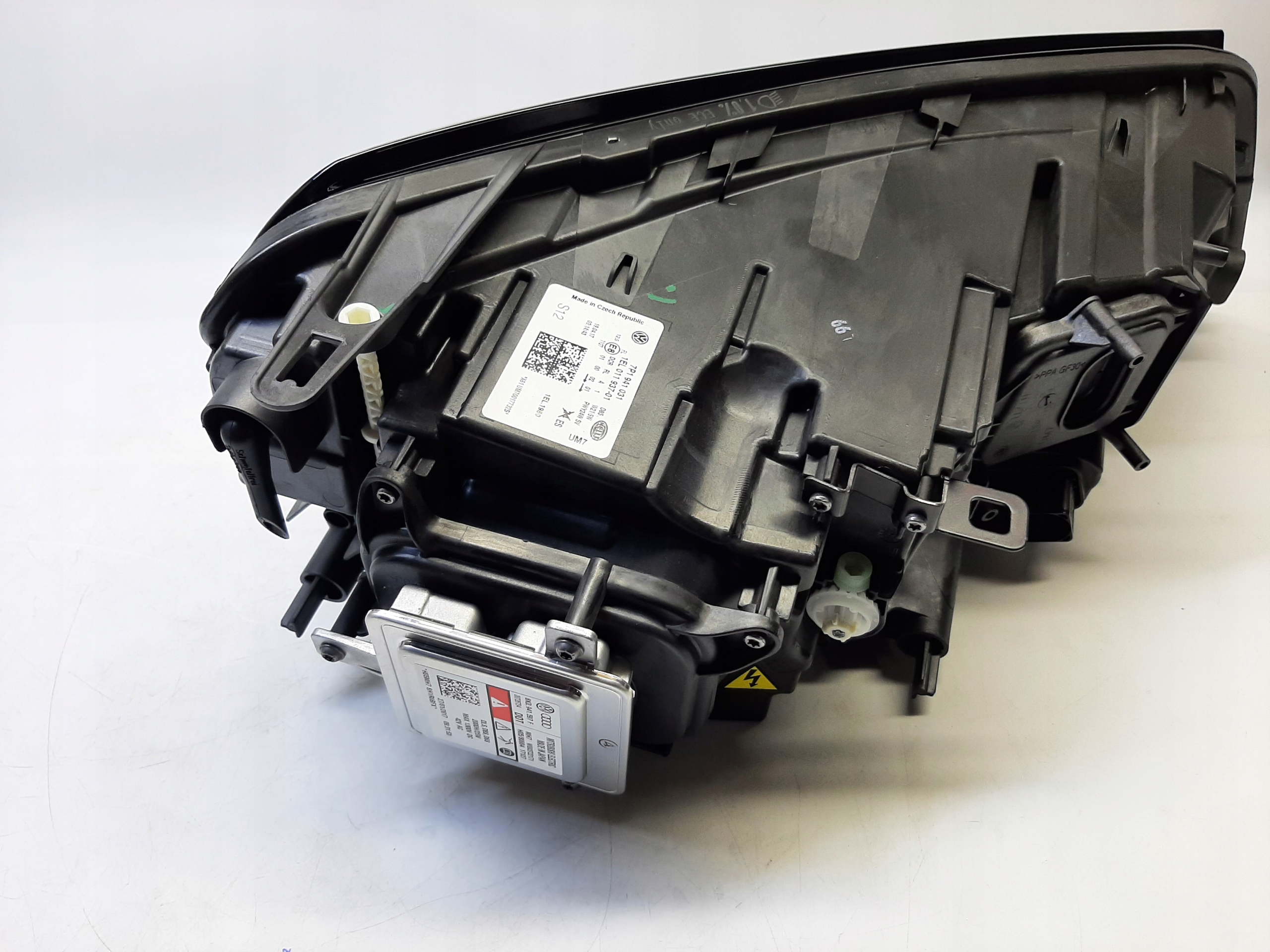 VW TOUAREG 14-17 REFLEKTOR LAMPA LEWA 7P1941031 Wersja Europejska