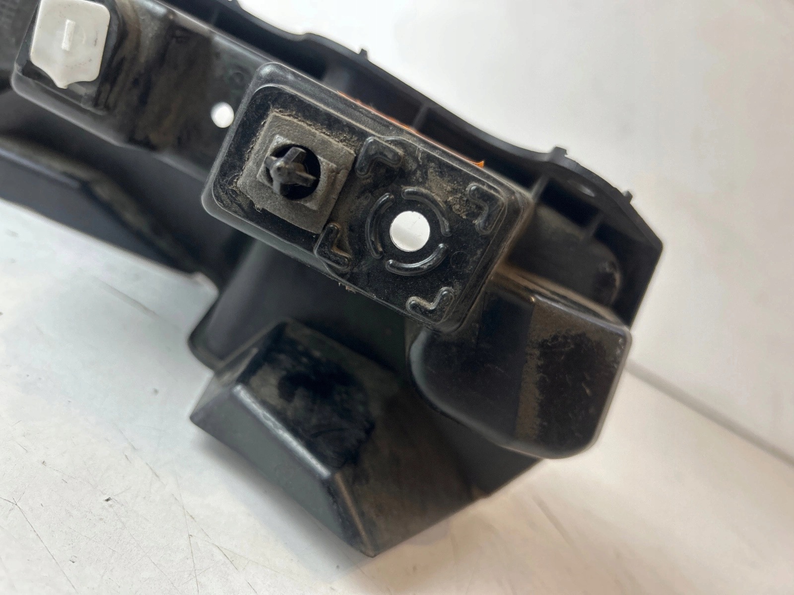 bumper bracket rear part right Ford Mondeo MK5 Fusion HB