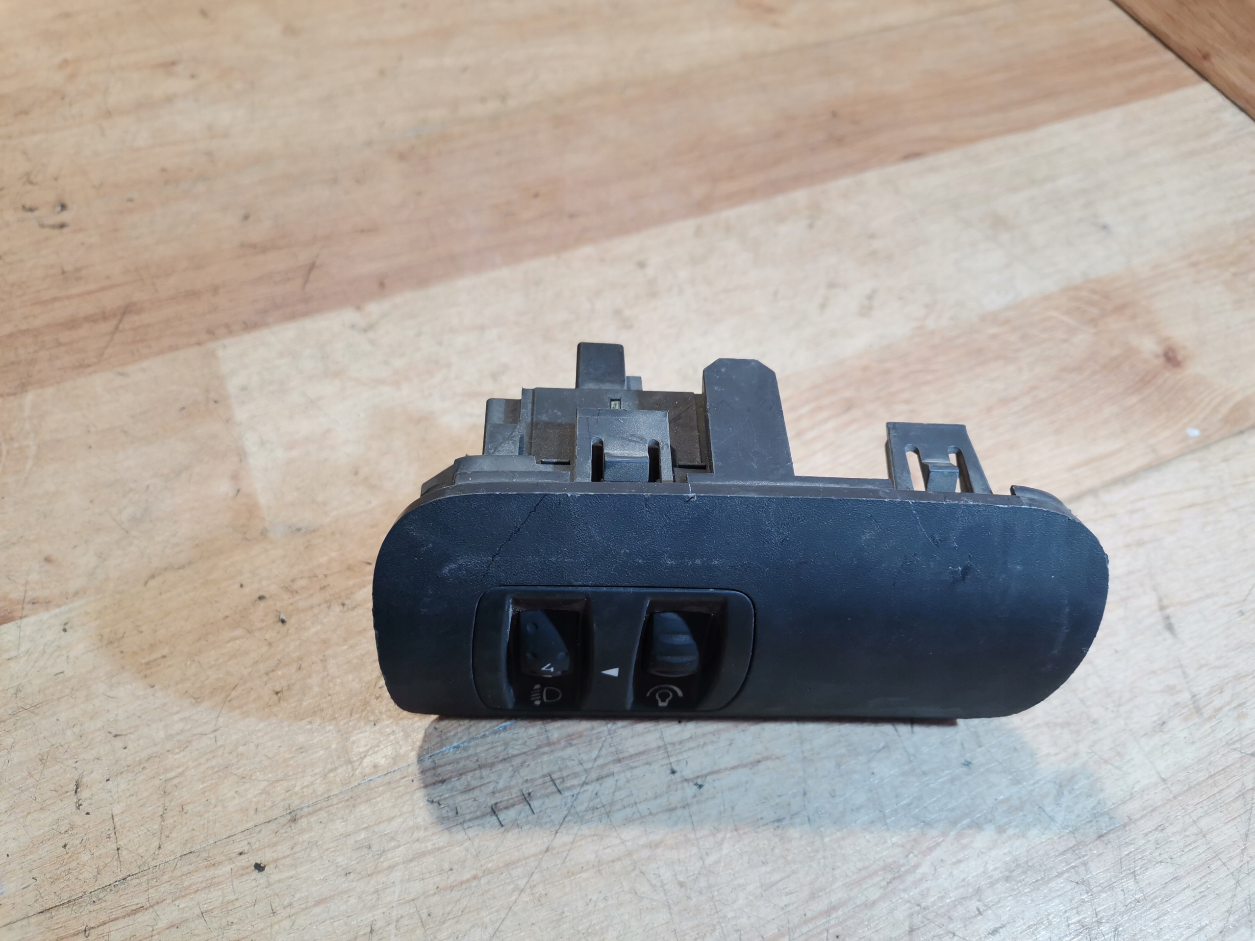 REGULACJA luci RENAULT MEGANE II 8200176081