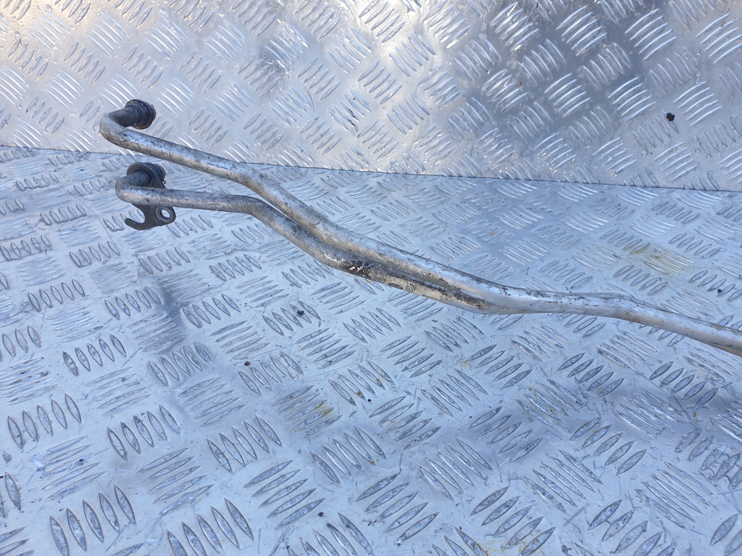 PRZEWOD OLEJU SKRZYNI BIEGOW DISCOVERY IV 5 0 V8 Part manufacturer Land Rover OE