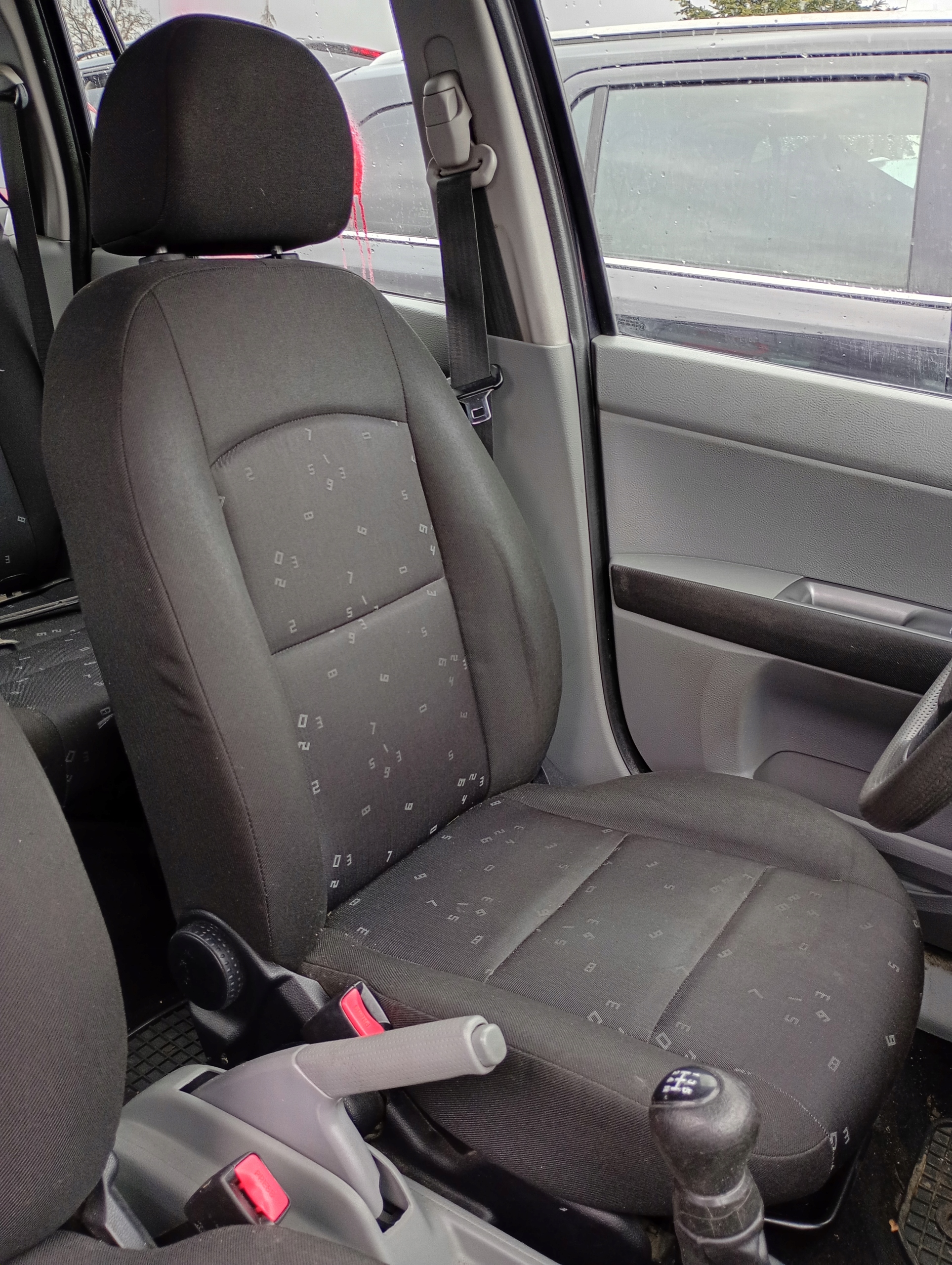 Mazda 2 II 03-07 seat left driver´s