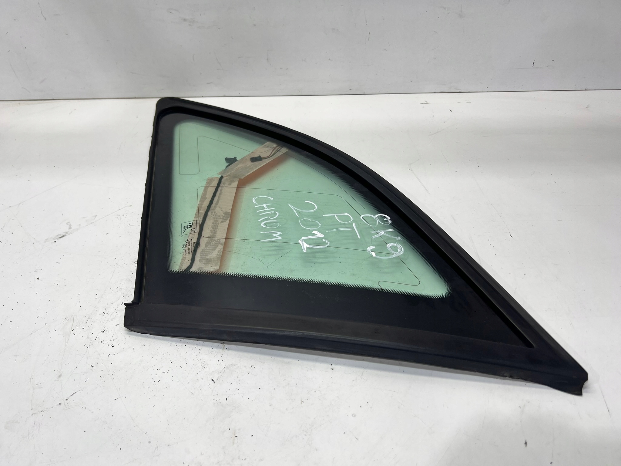 window bodywork AUDI A4 B8 AVANT KOMBI CHROM right rear part 2012R