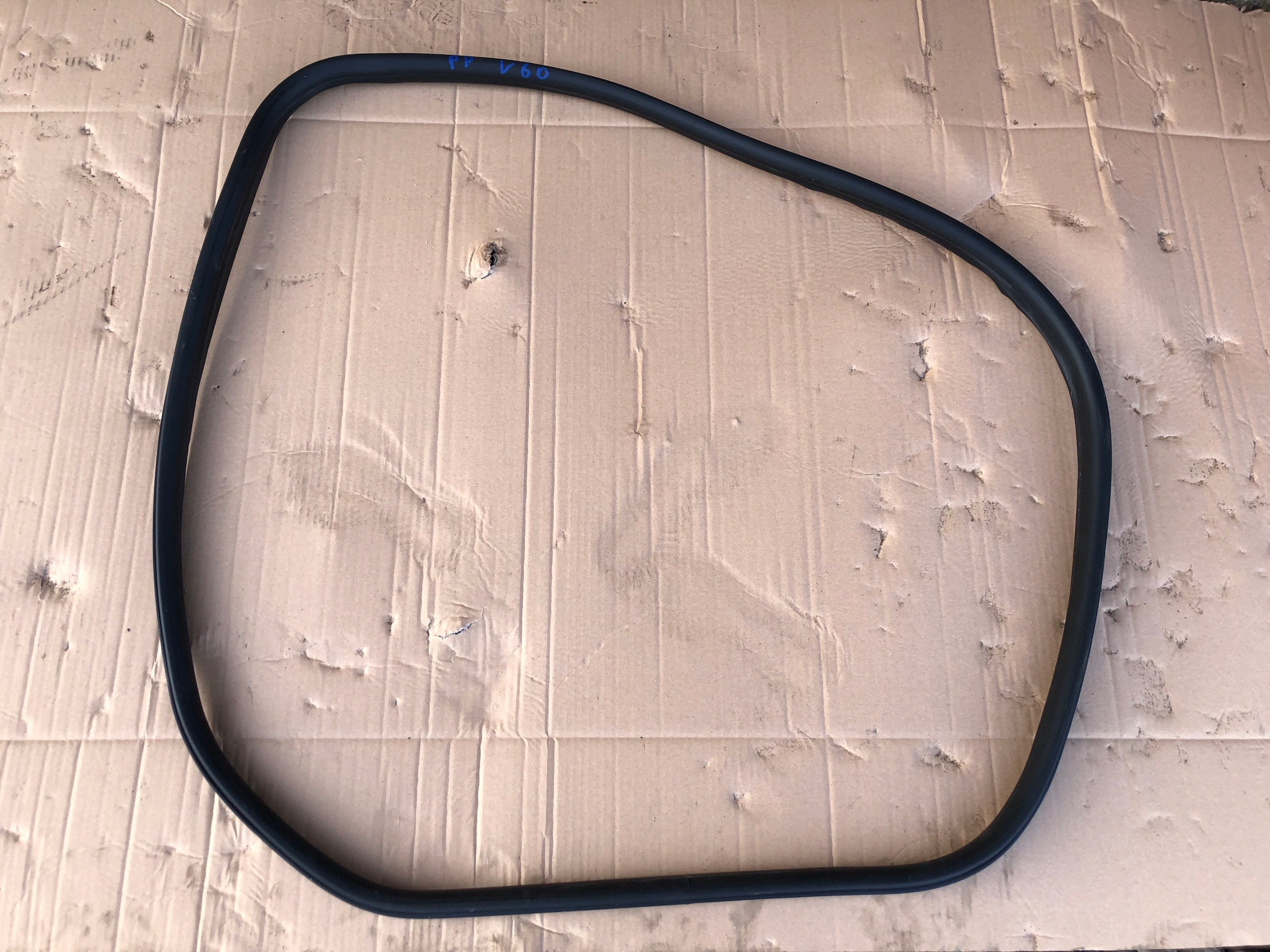 Правая передняя передняя уплотнитель двери VOLVO S60 V60