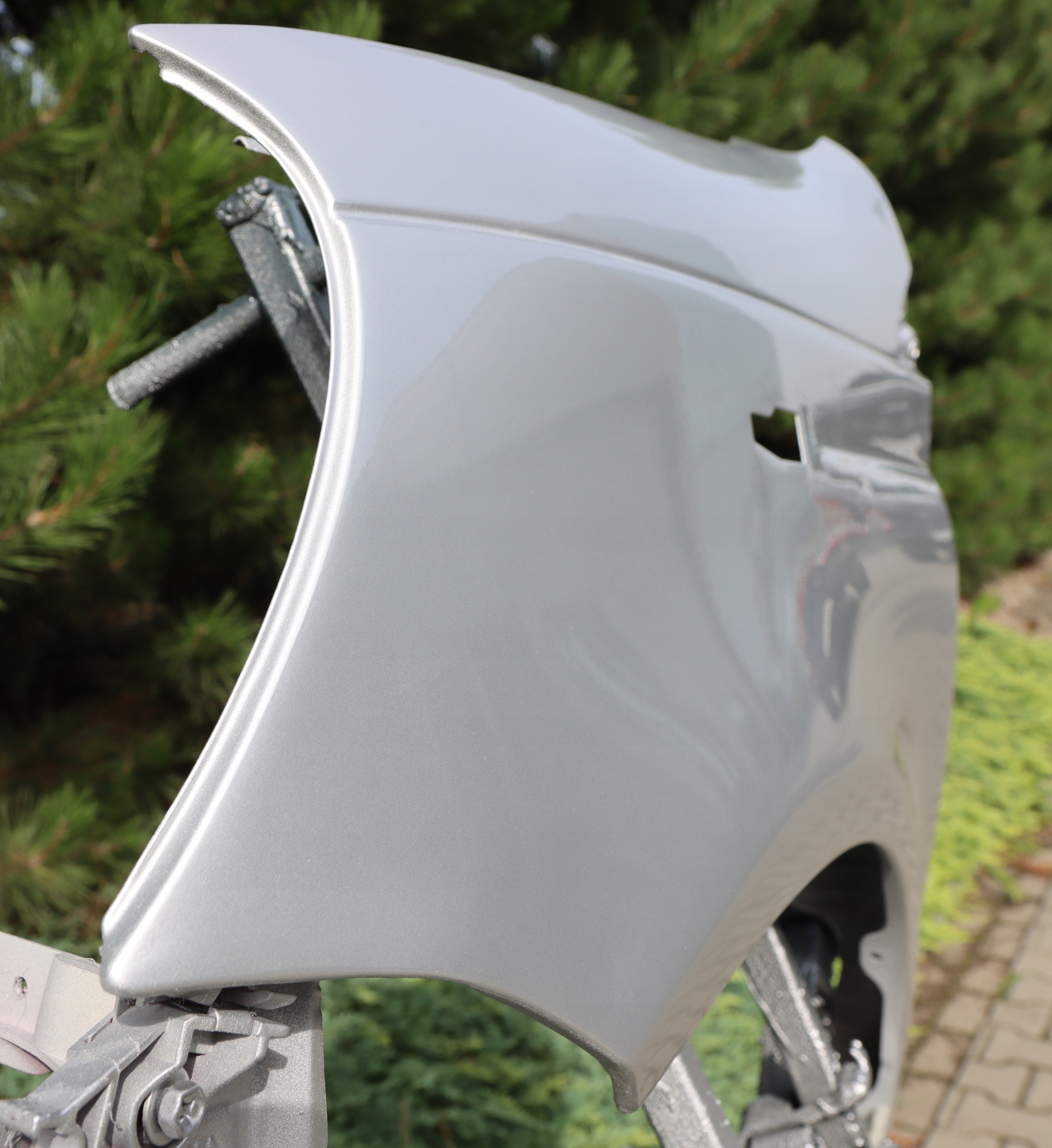 FARBA POLIURETANOWA 2K 1,5L RAL9006 POŁYSK SREBRNA Opakowanie Puszka