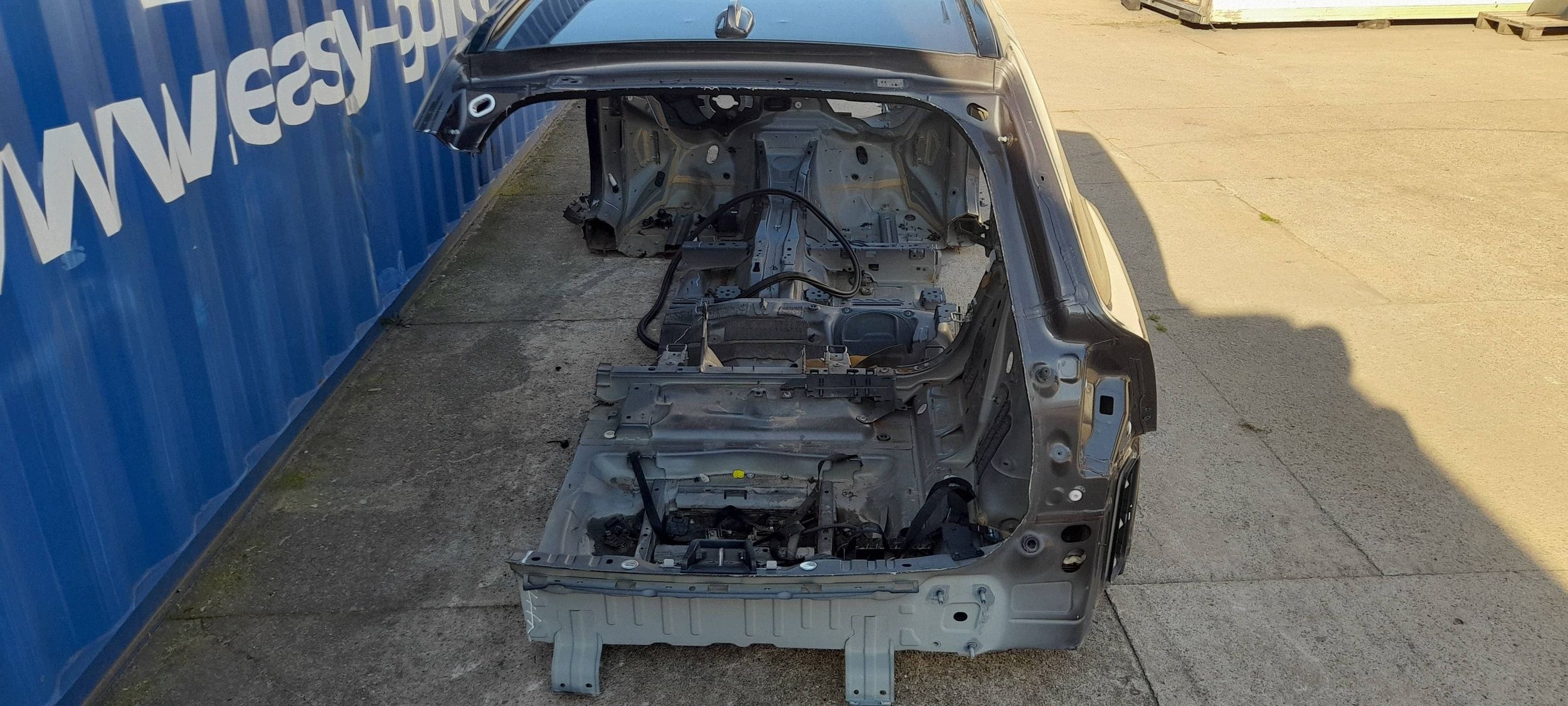 Volvo XC60 II quarter rear right
