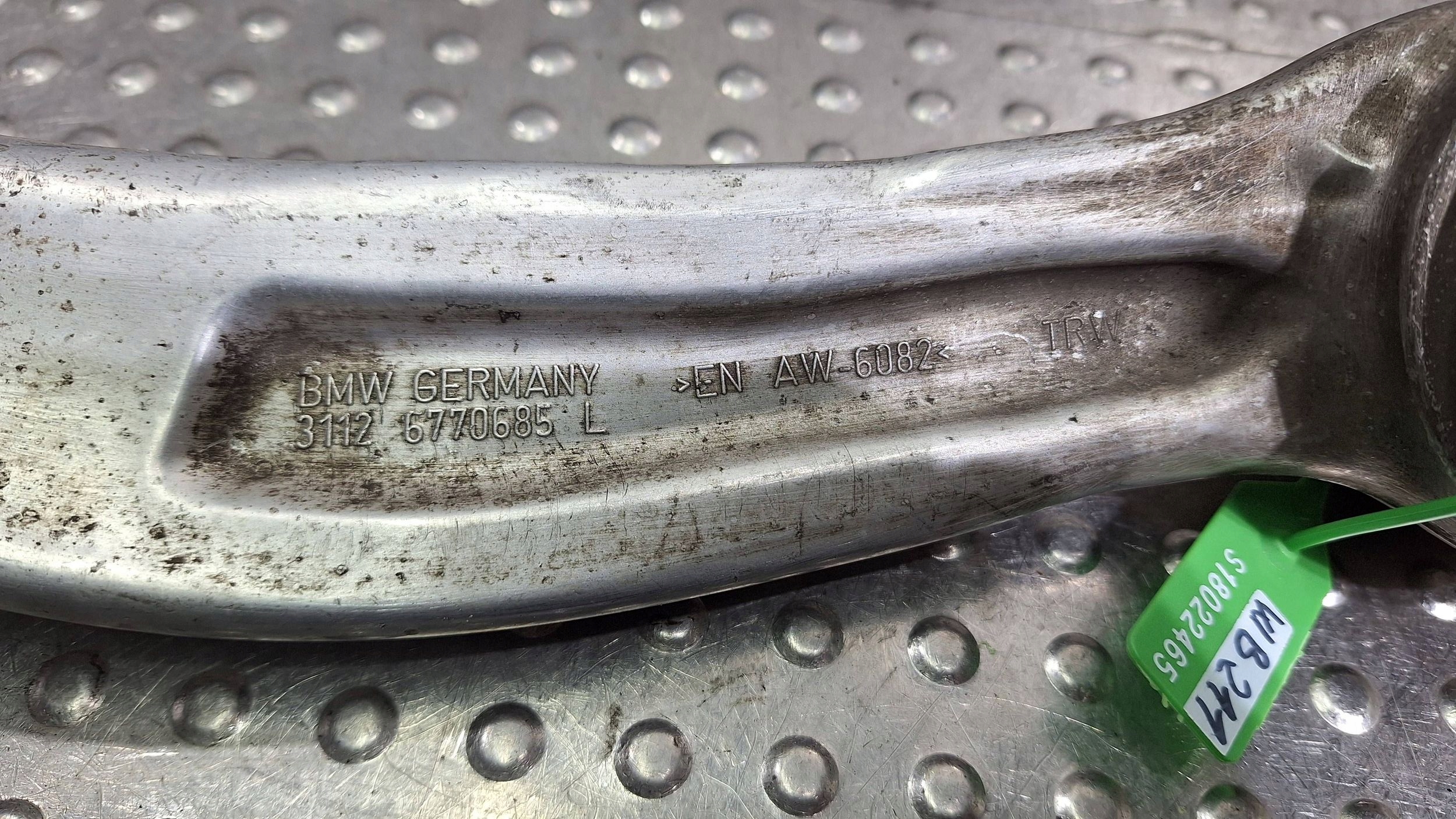 rameno levý předek 6770685 BMW E60 E61 XDRIVE