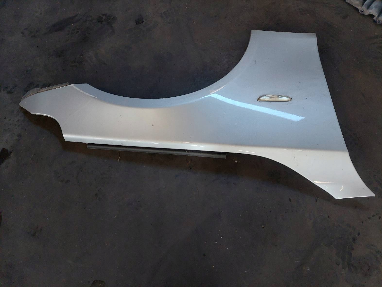 complete front bonnet bumper light H7 fender BMW E61 520D 354/7