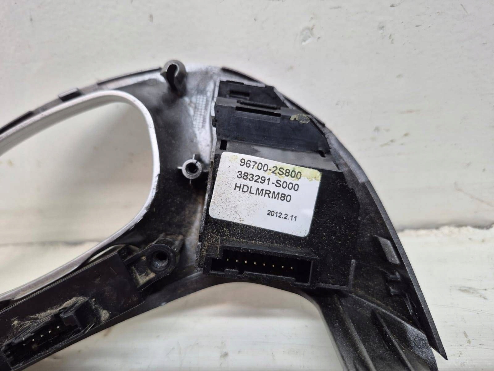 HYUNDAI IX35 Schalter des Lenkrads MULTIFUNKCJA 96700-2S800