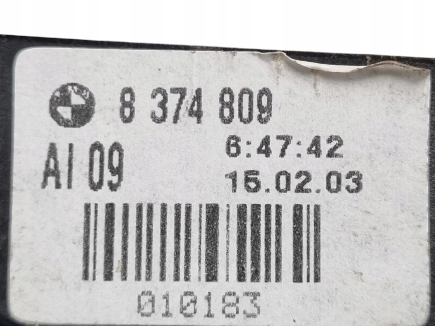 light rear to the bonnet left side BMW 3 E46 facelift 2003 8374809