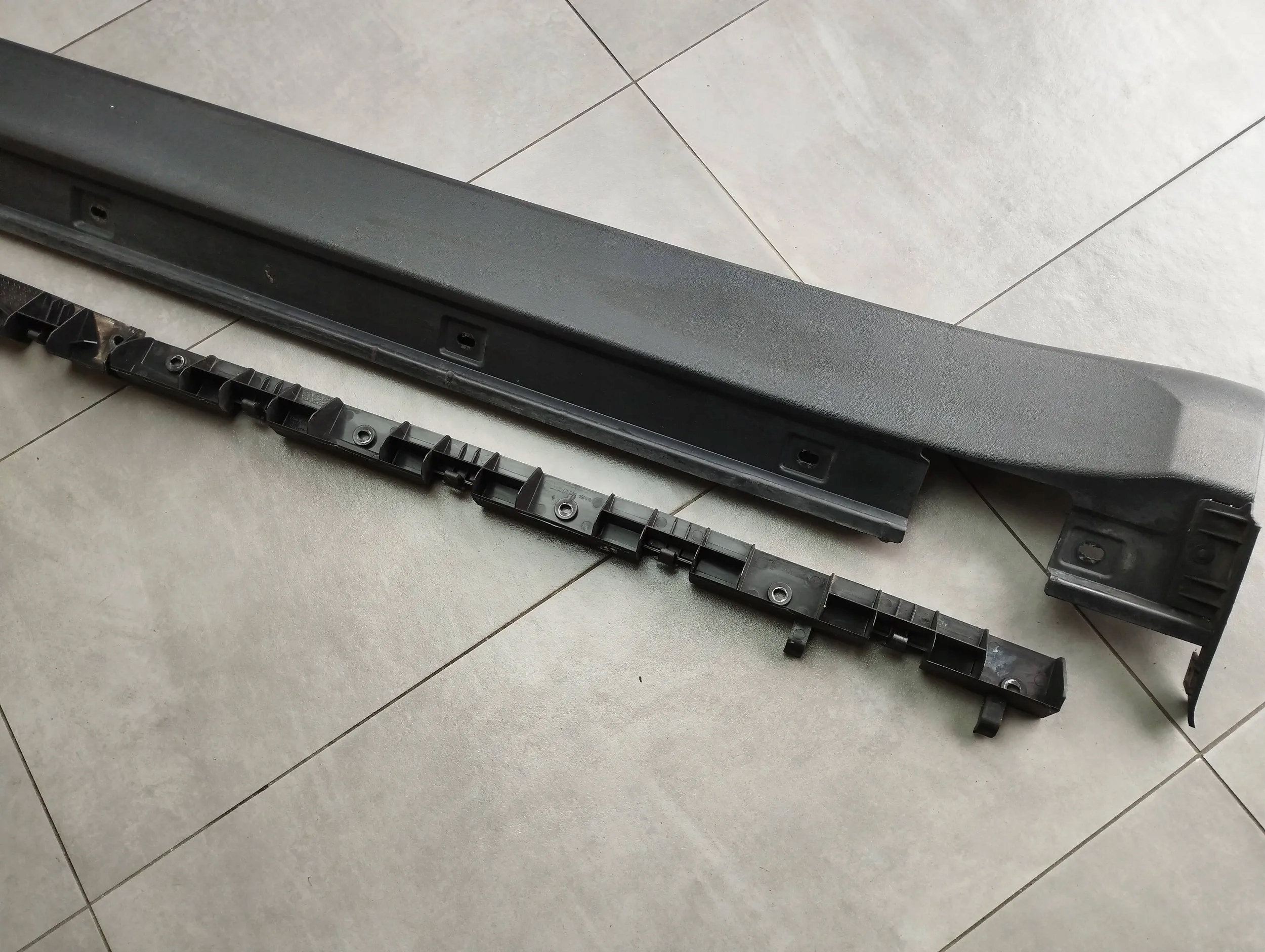 Mercedes ML W164 Blende Abdeckung DER SCHWELLE A1646900140