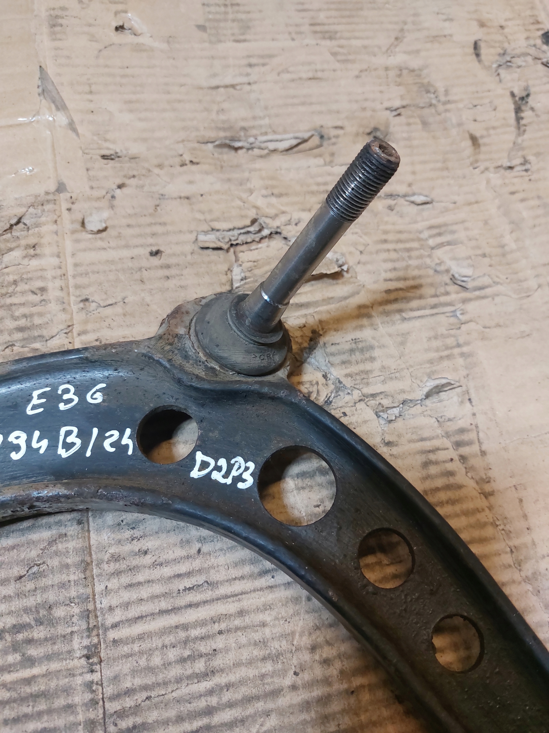rameno levý předek BMW E36