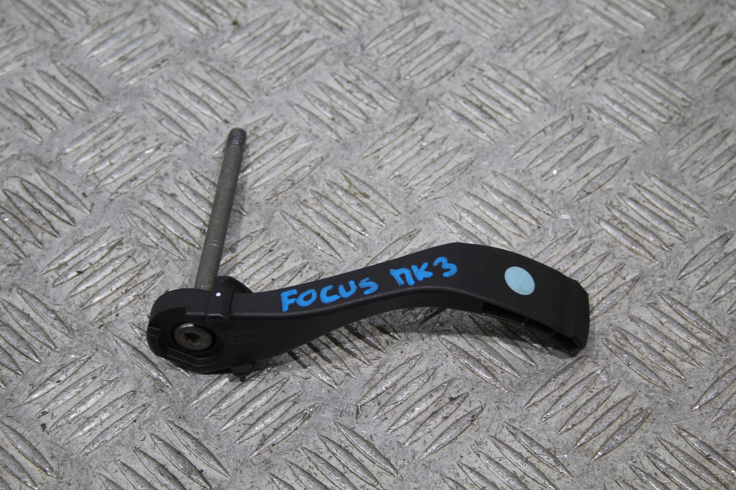 REGULACJA Volant Poignée FORD FOCUS MK3