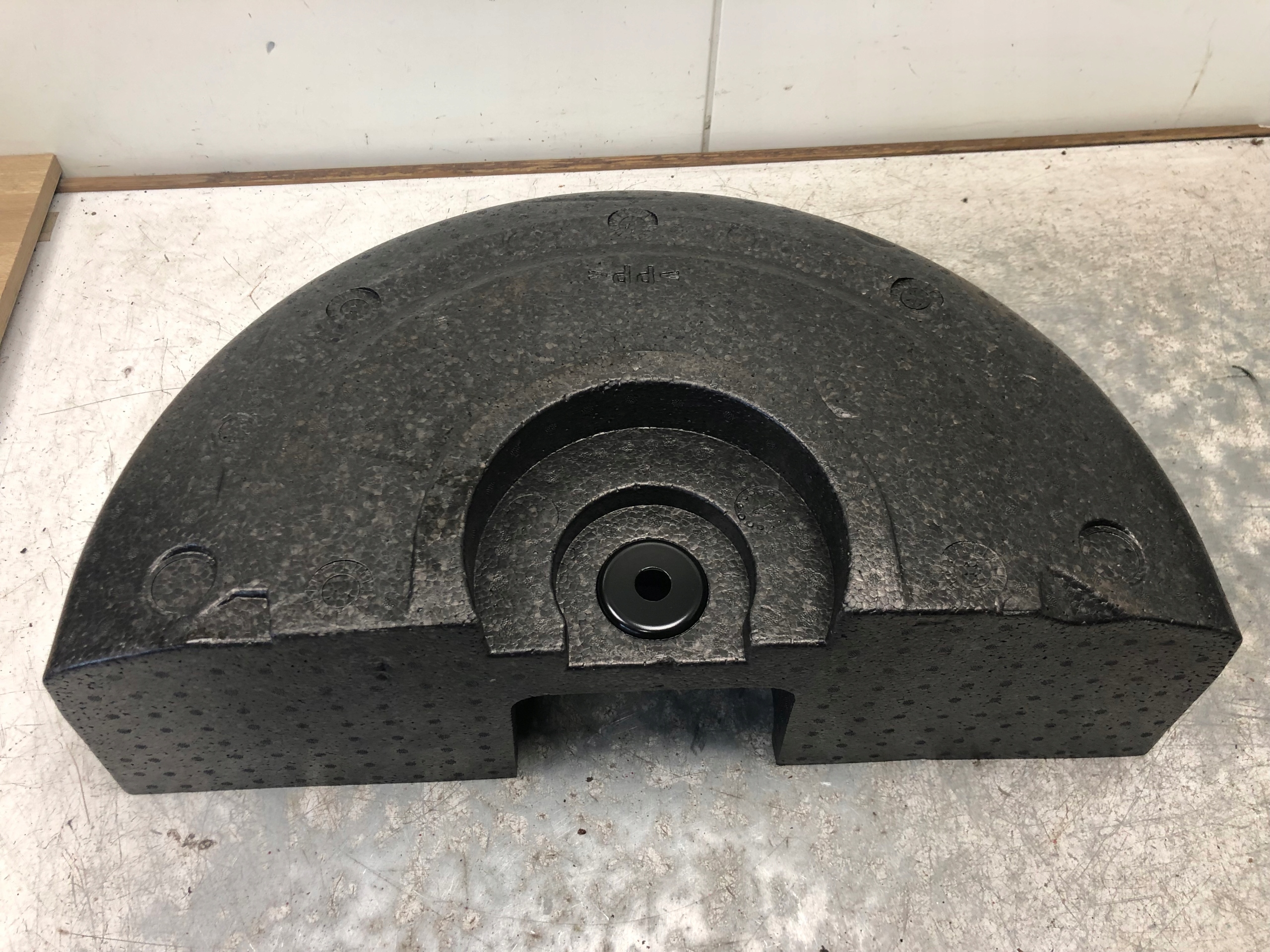 VW NEW BEETLE CABRIO boot floor well polystirene 1Y0012109