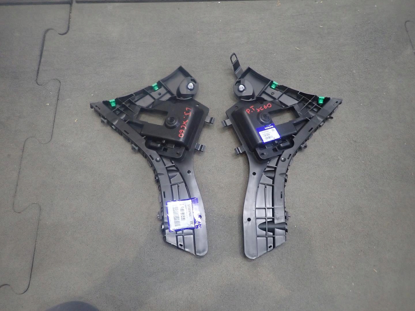 bumper bracket left rear part VOLVO XC60 LIFT 2013