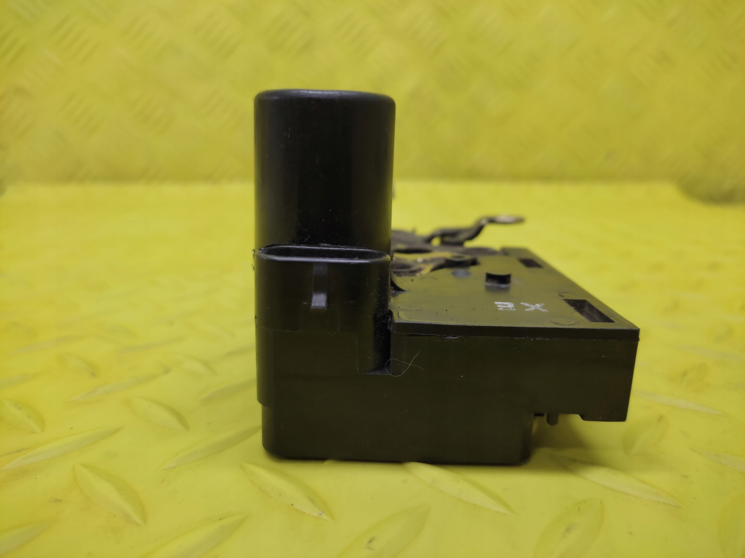 SUZUKI FORENZA lock door right front