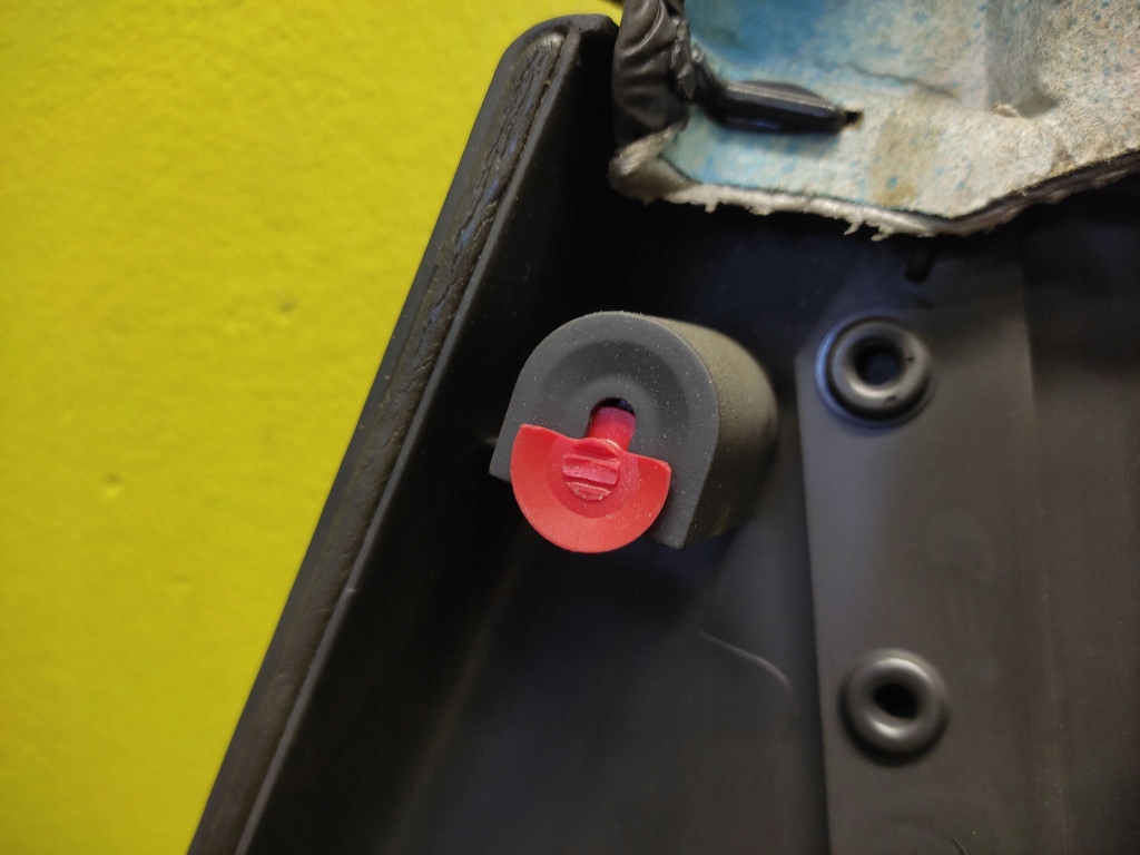 OPEL VECTRA C KOMBI upholstery door left rear part
